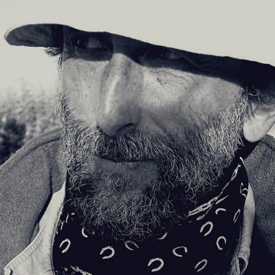 Portrait de l'auteur Jacques-Pierre Amée en noir et blanc