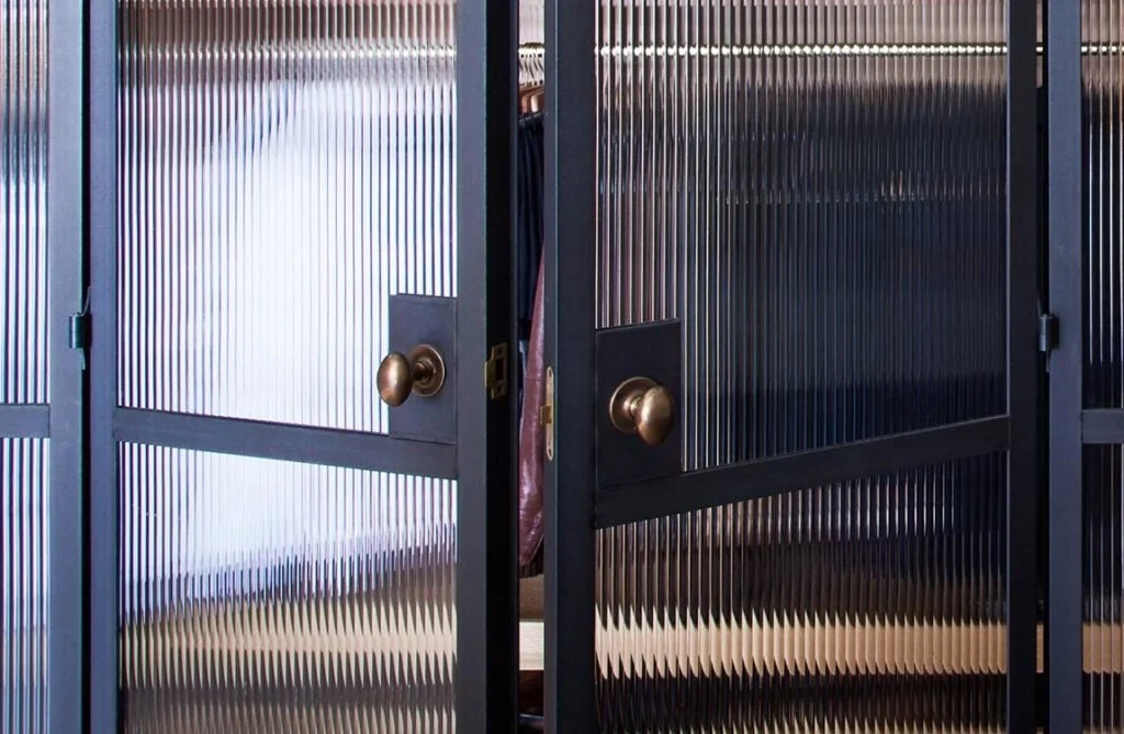 Steel-doors-with-reeded-glass-1-e1541789532172-1024x669.jpg