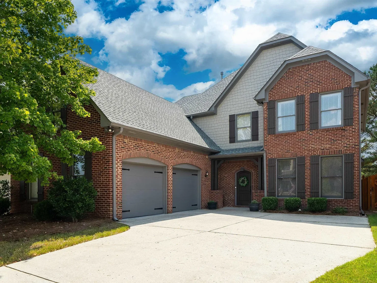 SOLD - 2424 Chalybe Trail Hoover, AL 35226