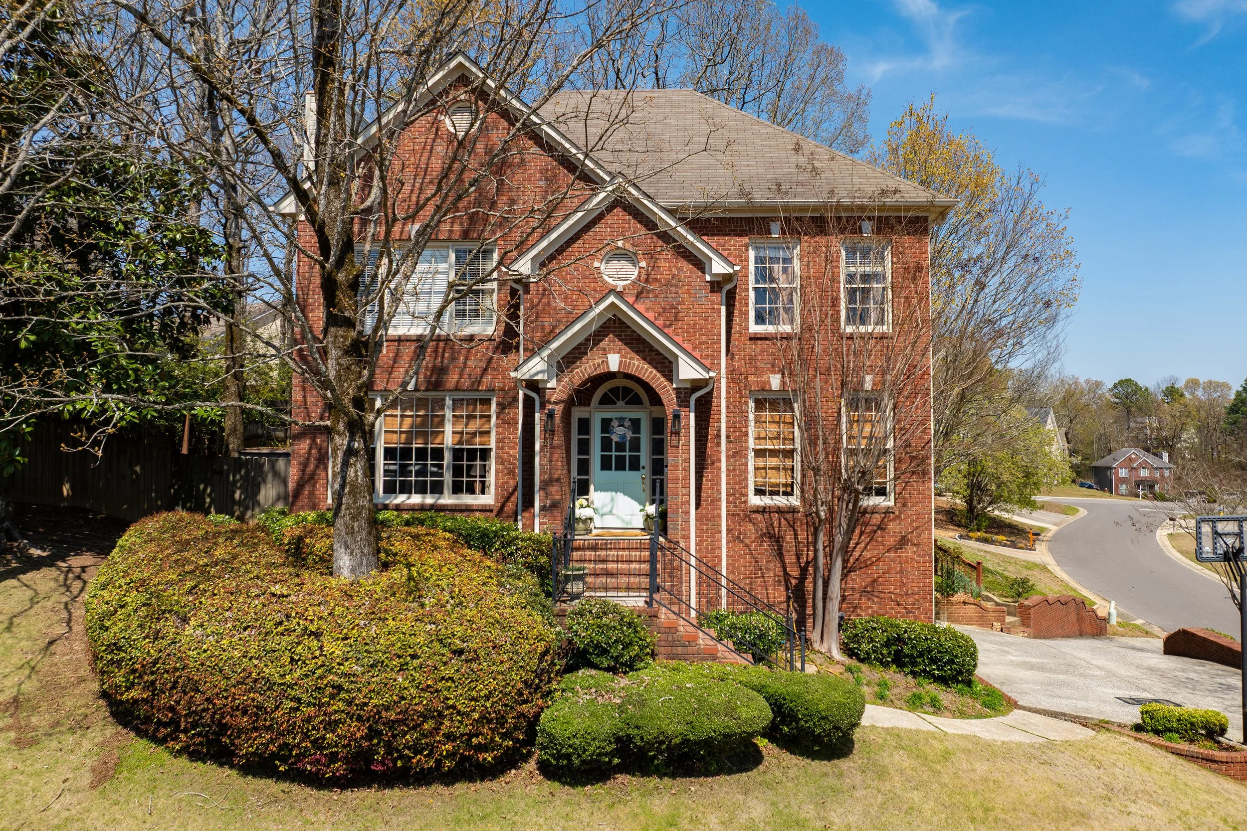 ACTIVE - 1901 Green Leaf Circle Hoover AL 35244