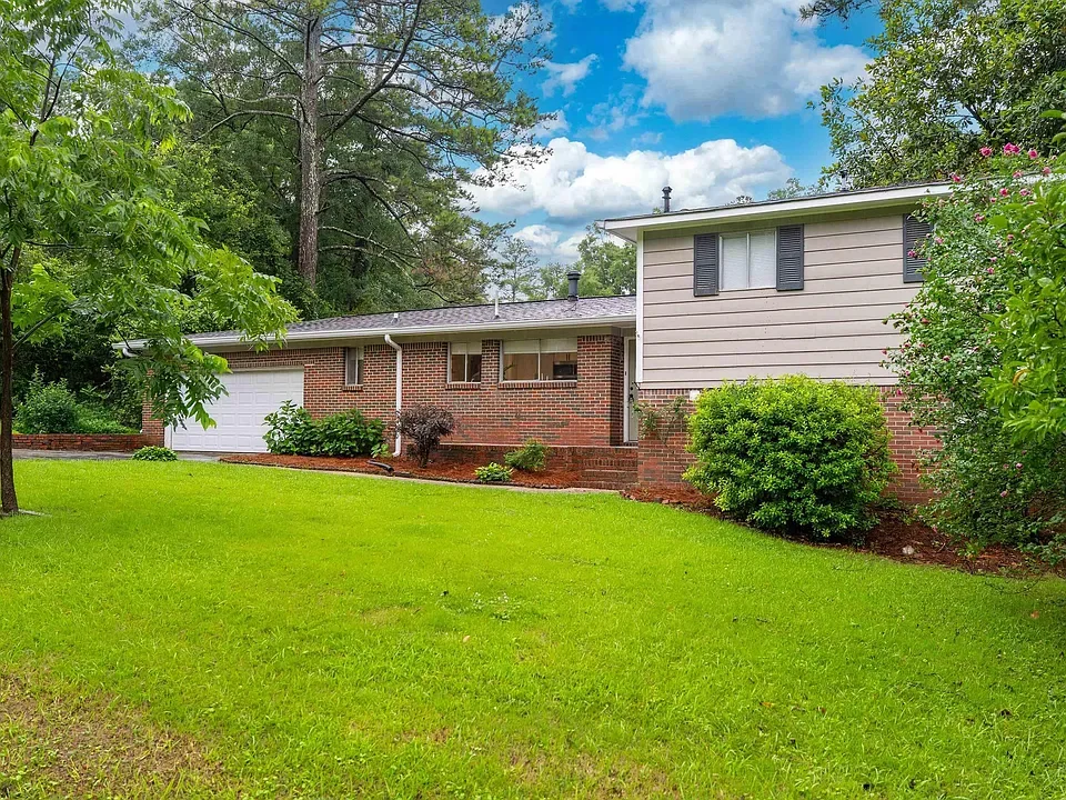 SOLD- 209 Hillwood Dr Alabaster AL 35007