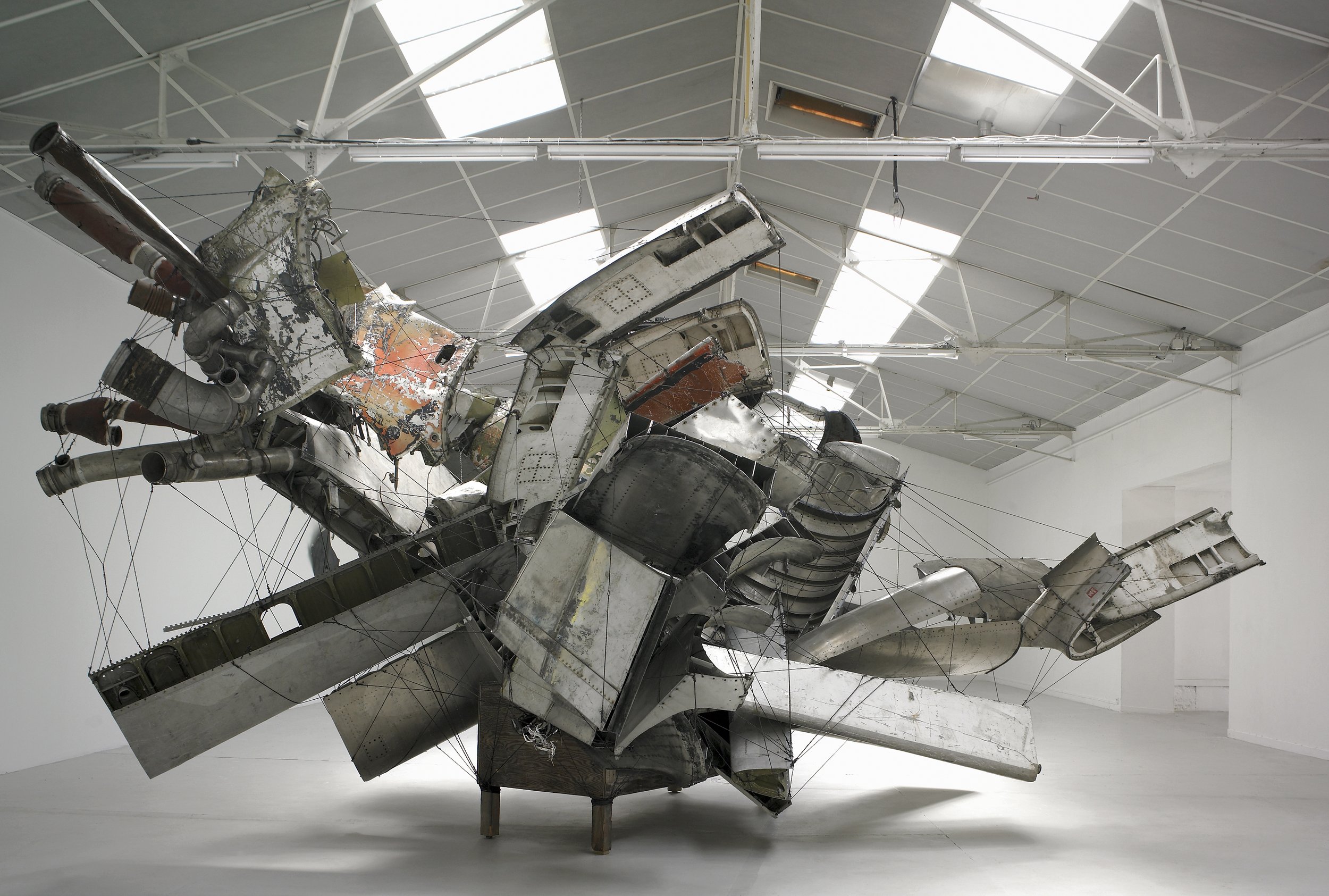   Table & Airplane Parts,   2005
Fonds régional d'art contemporain de Bourgogne, Dijon