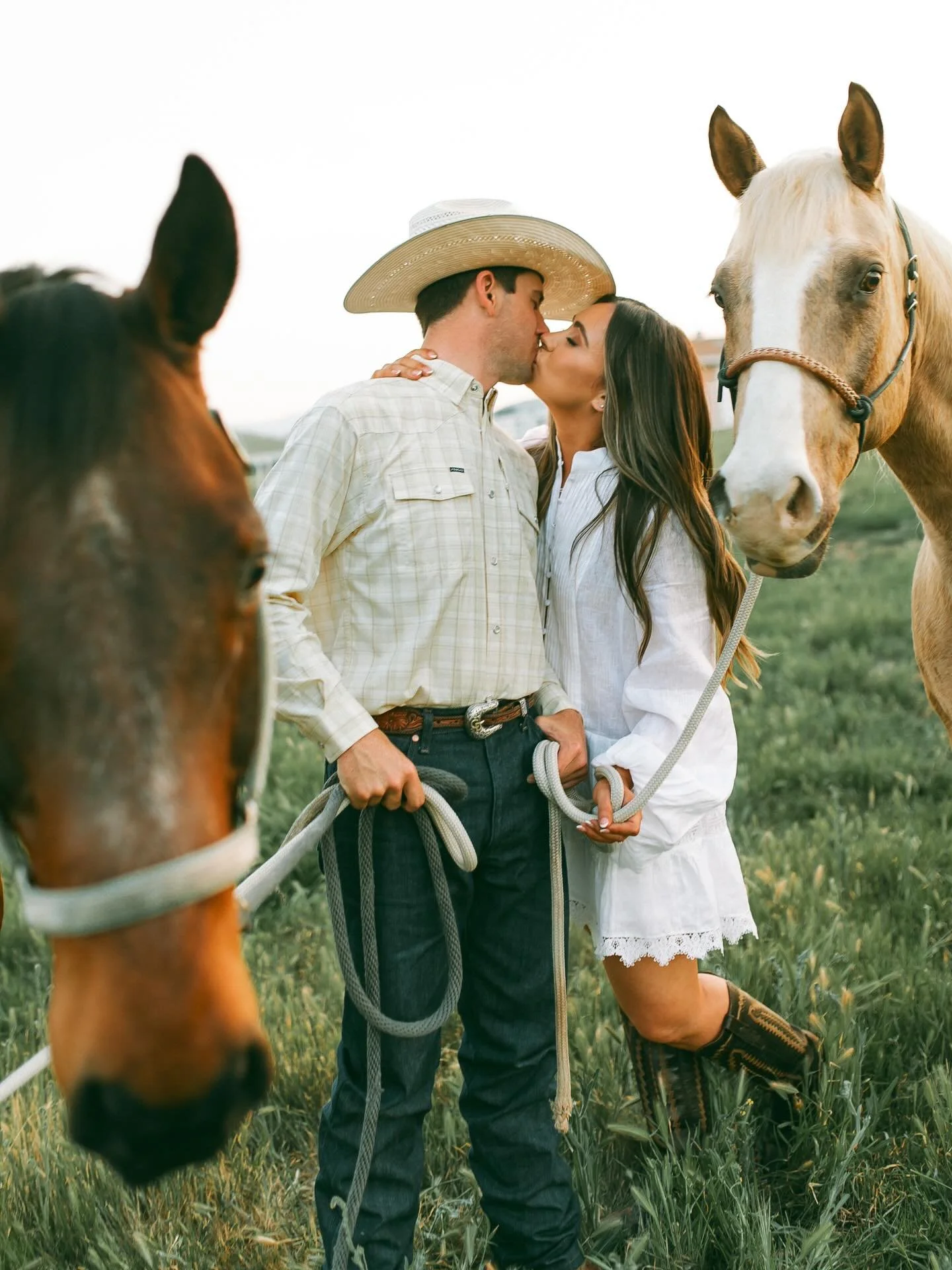 A country love story with @chloeholmess and cole 🤍

The countdown to their wedding has officially begun 

#engagementphotos #engagementphotoshoot #centralvalleyphotographer #centralvalleycalifornia #californiaengagementphotos