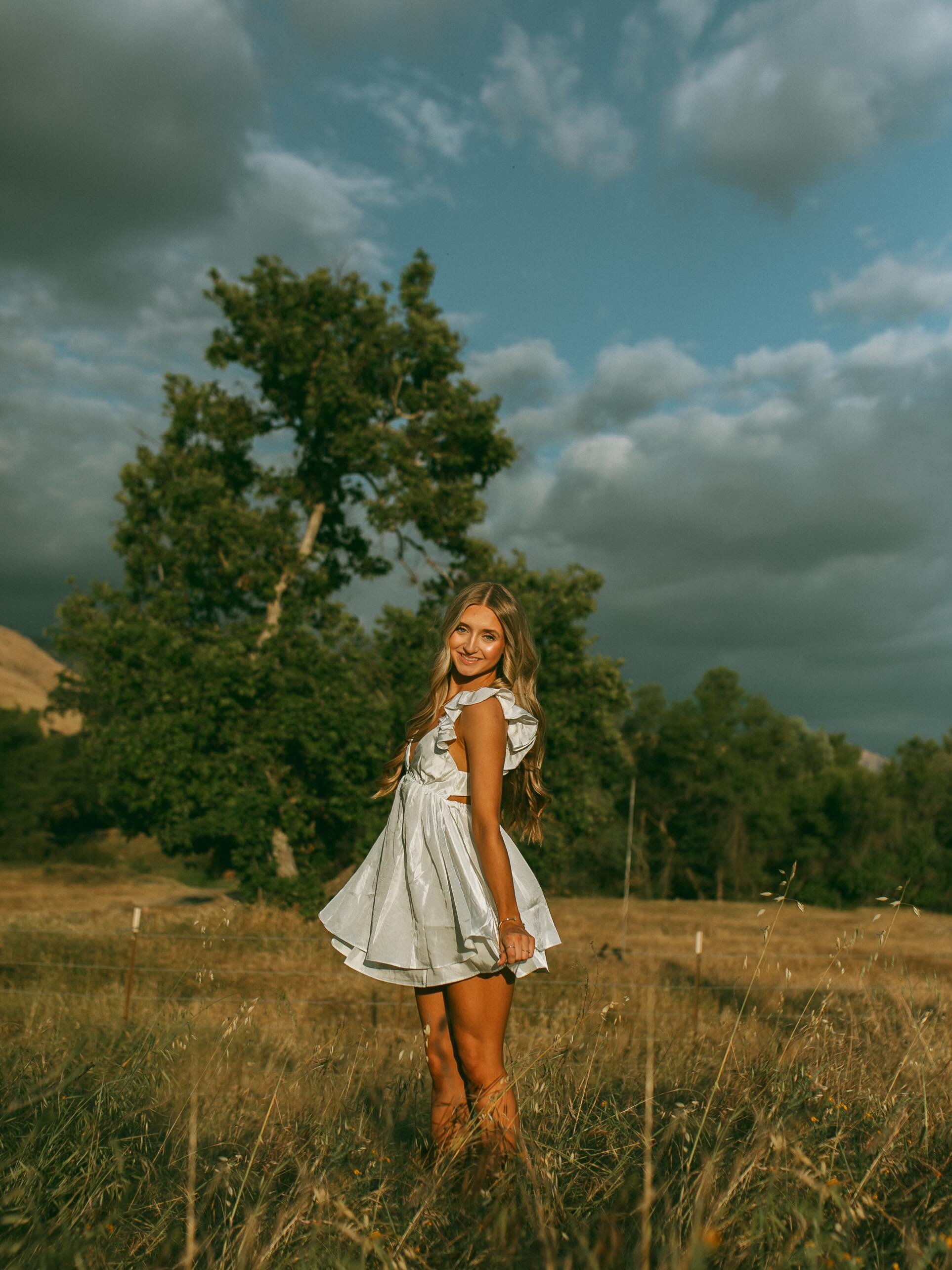 🤍🍃 I don&rsquo;t ever want the season to end

 @kadynanders

#seniorstyleguide #seniorphotoshoot #senior #californiaphotographer #centralvalleyphotographer