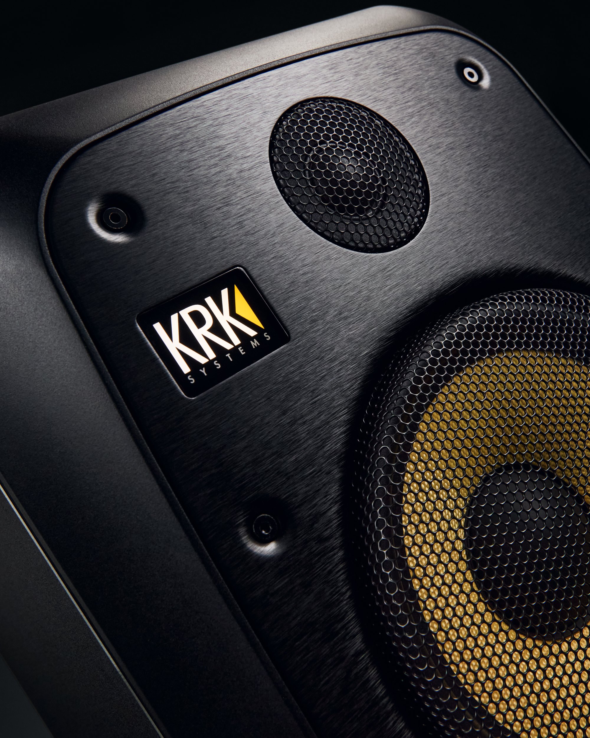 260728_V8-Series-Five_MRK_1619_Crop.jpg