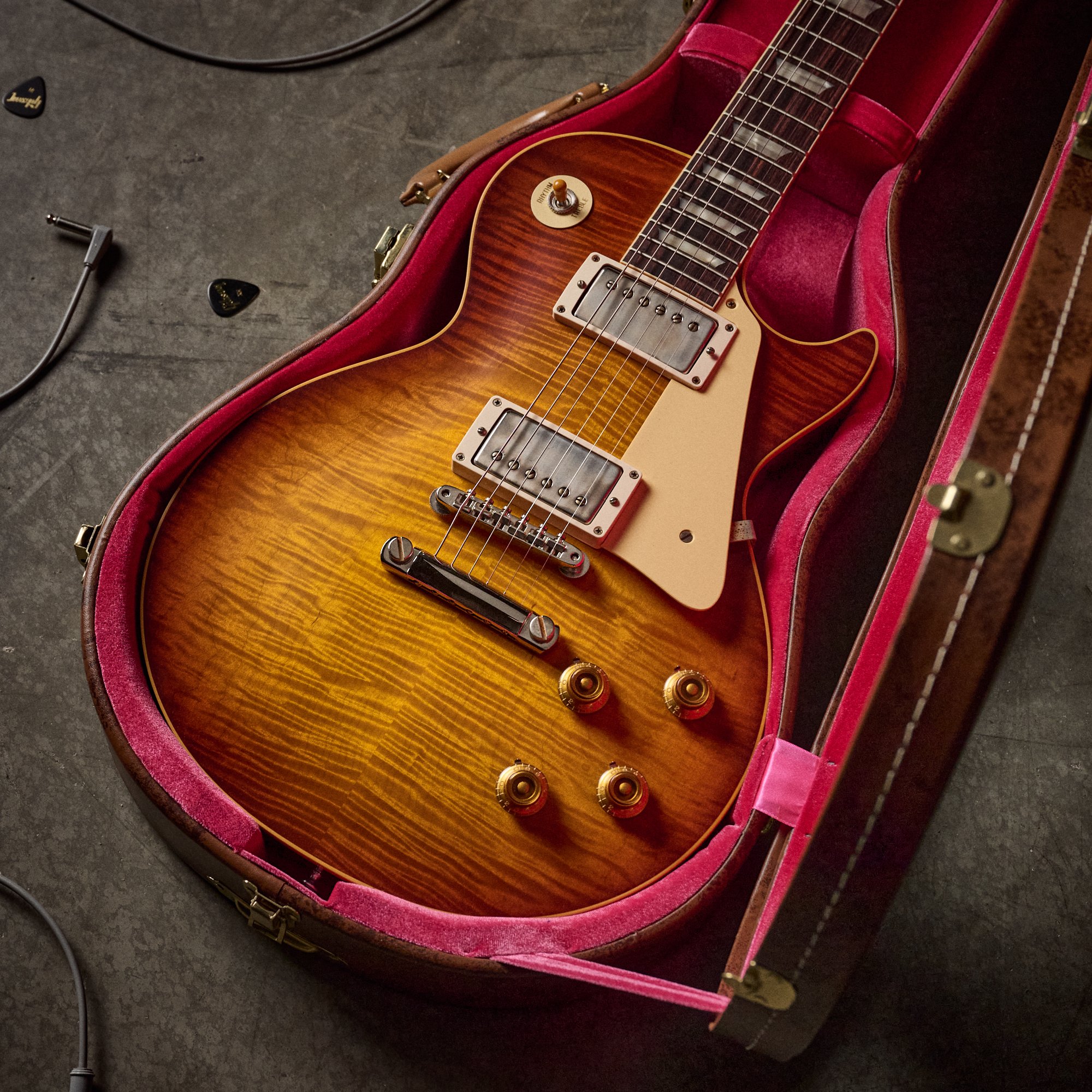 gibson les paul standard electric guitar 1959 r9 sunburst daniel boyd commercial product photography 