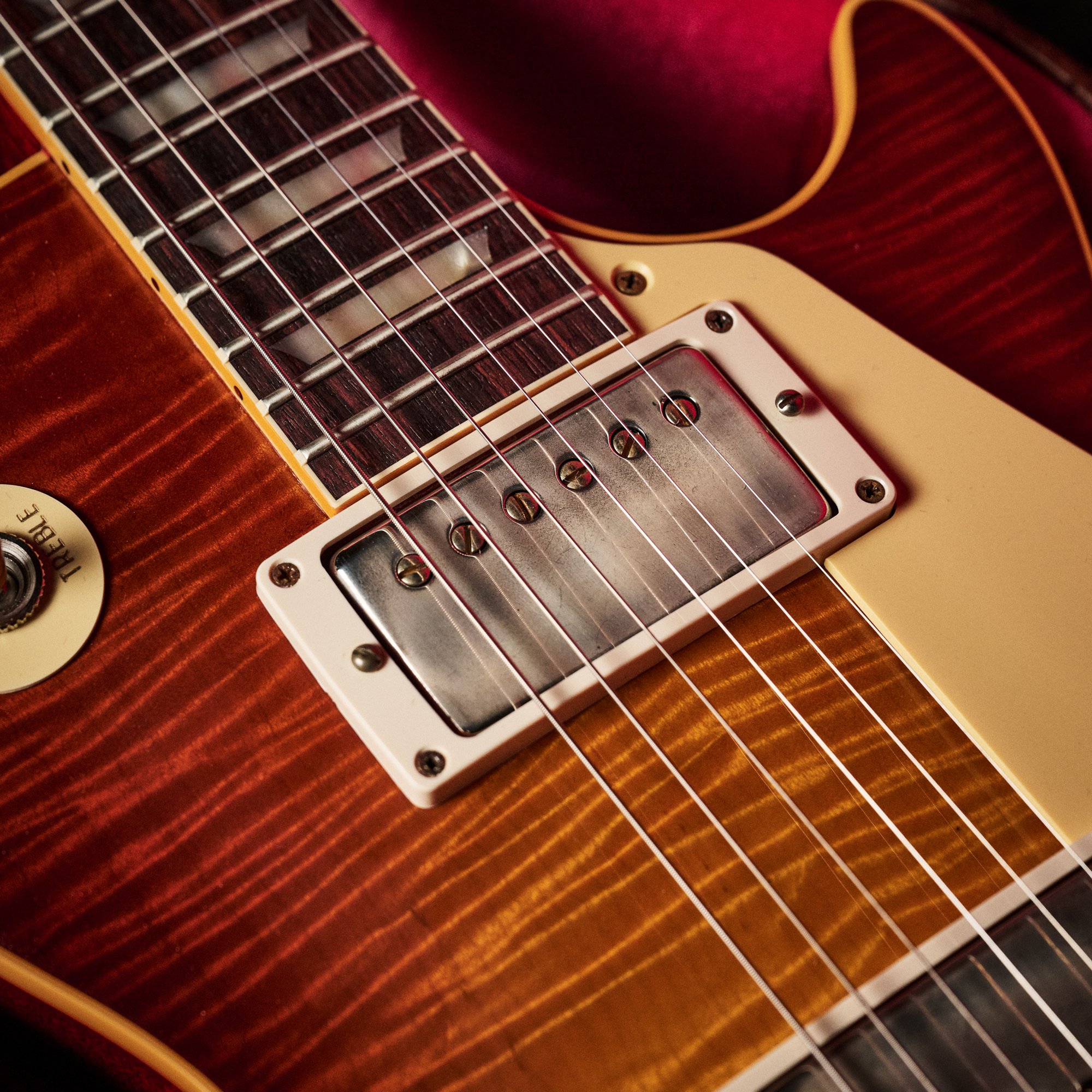 gibson 1959 les paul standard r9 electric guitar custombucker pickup daniel boyd commercial product photography 