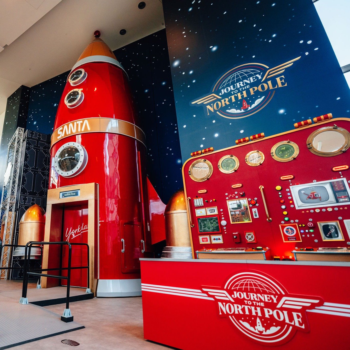 Journey to the North Pole Santa Set at Yorkdale Mall