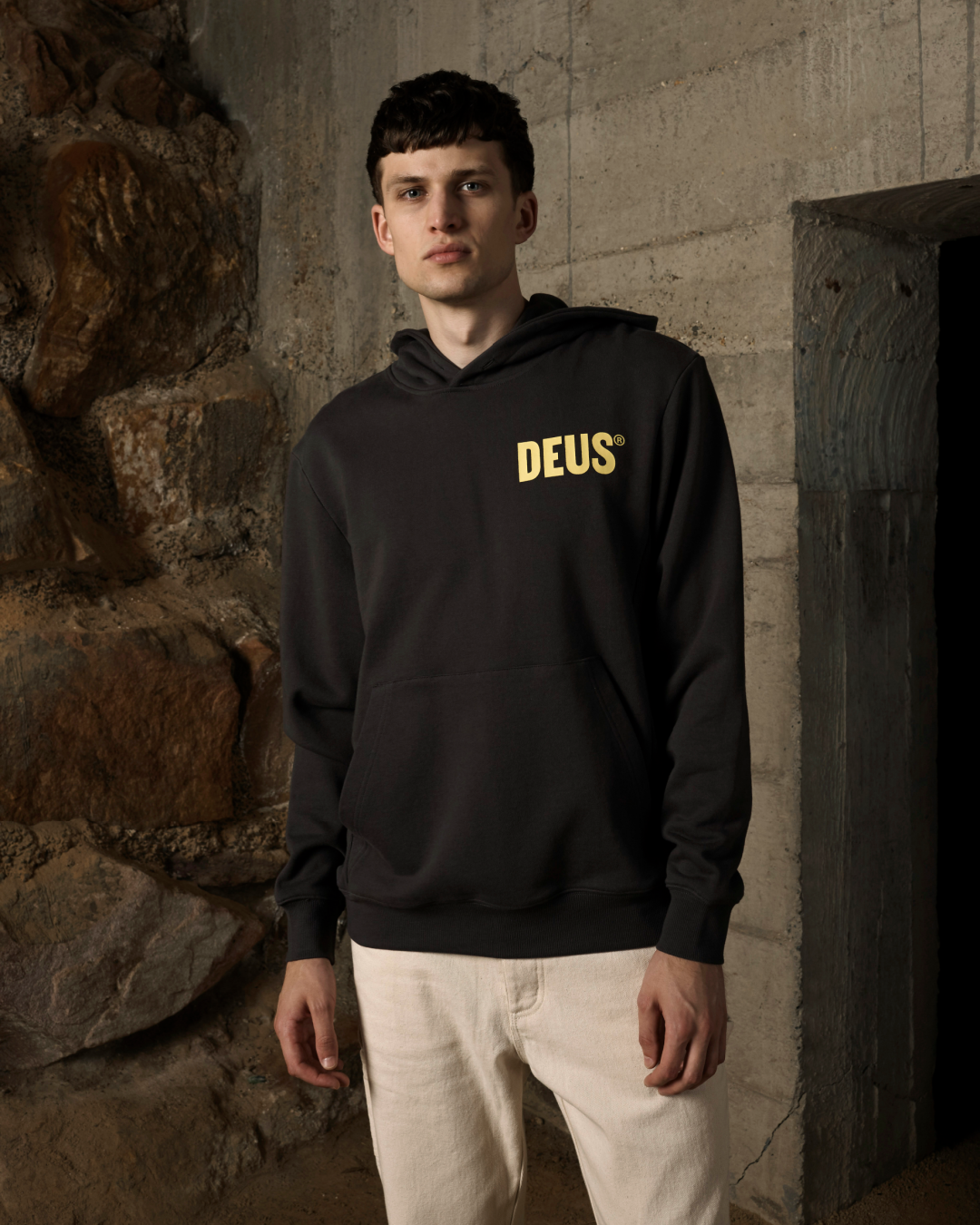 Deus Ex Machina —————————————
Moto-surf lifestyle brand