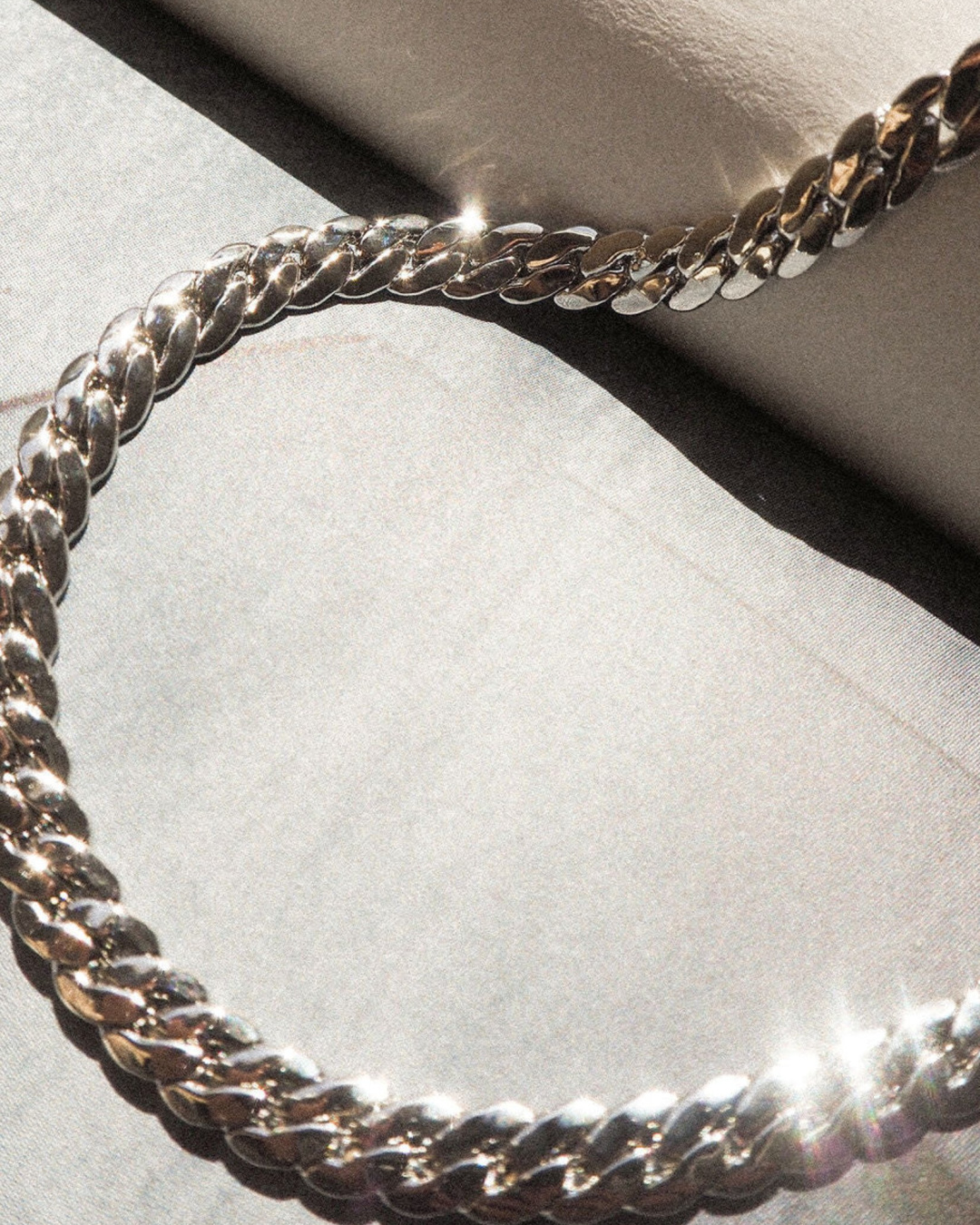 Luv AJ ——————————————————
Bold statement jewelry