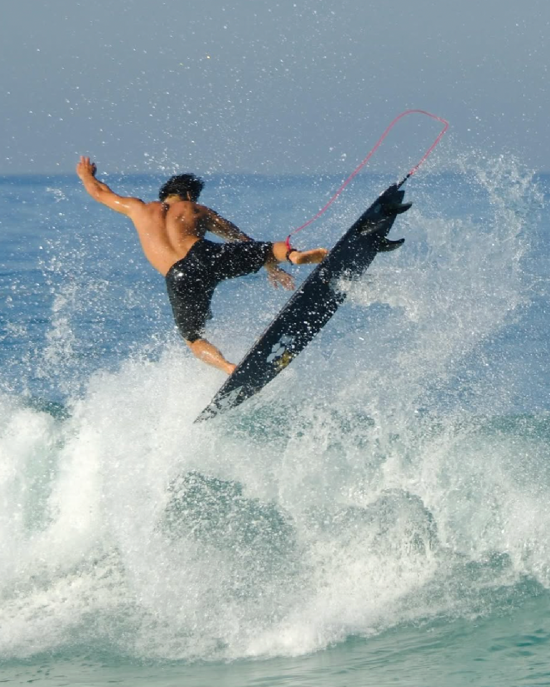 RVCA —————————————————————
Art meets surf culture