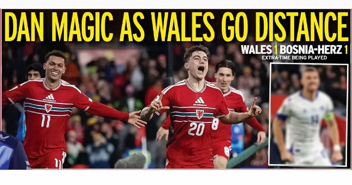 Daniel James in the Mirror 