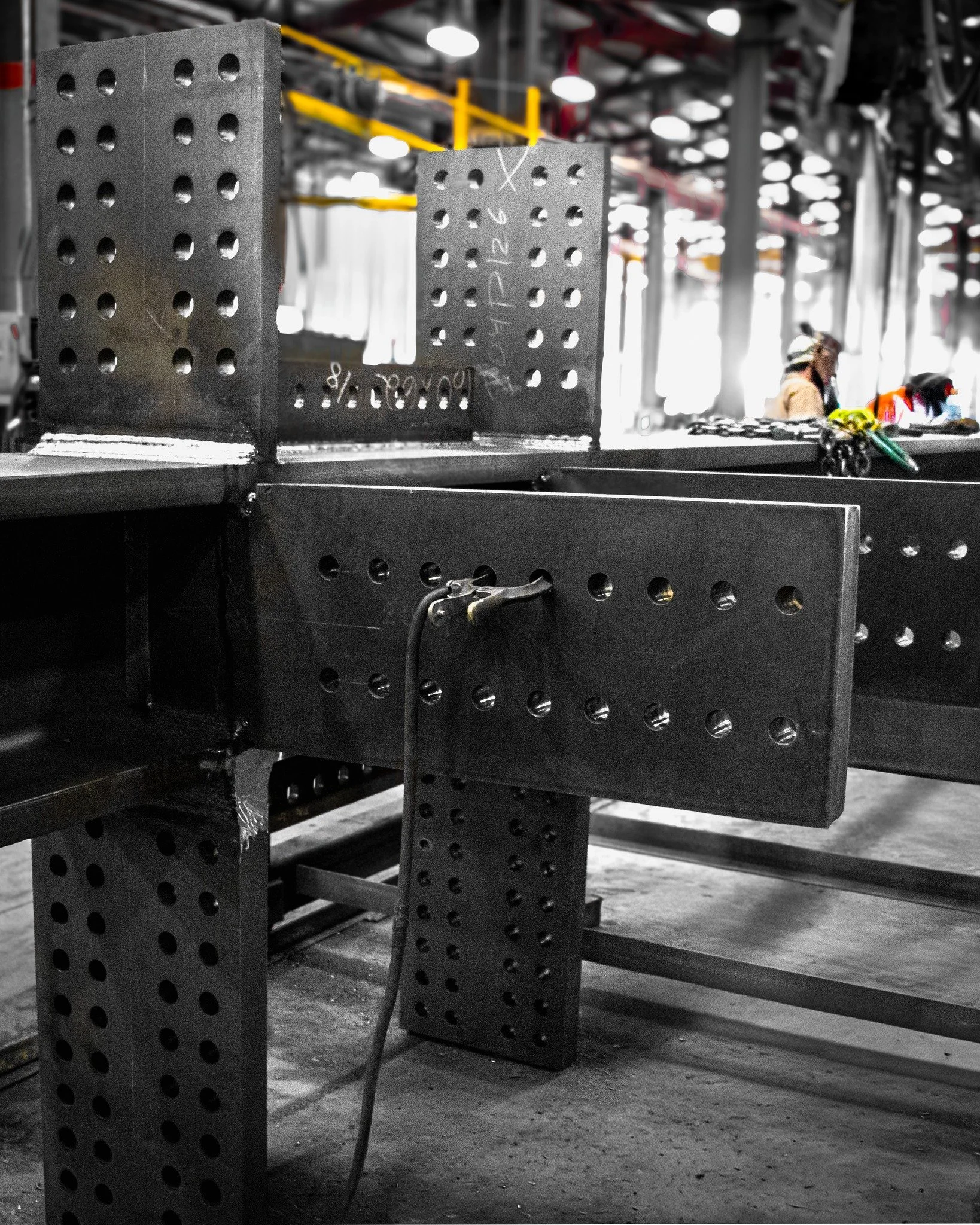 Check out this steel column taking shape on our shop floor.

Heavy plate, precision-drilled connections, and a whole lot of welding and grinding.

Swipe for the sparks. ➡️

Learn more about what we do: dohertysteel.com
#steel #structuralsteel #weldin