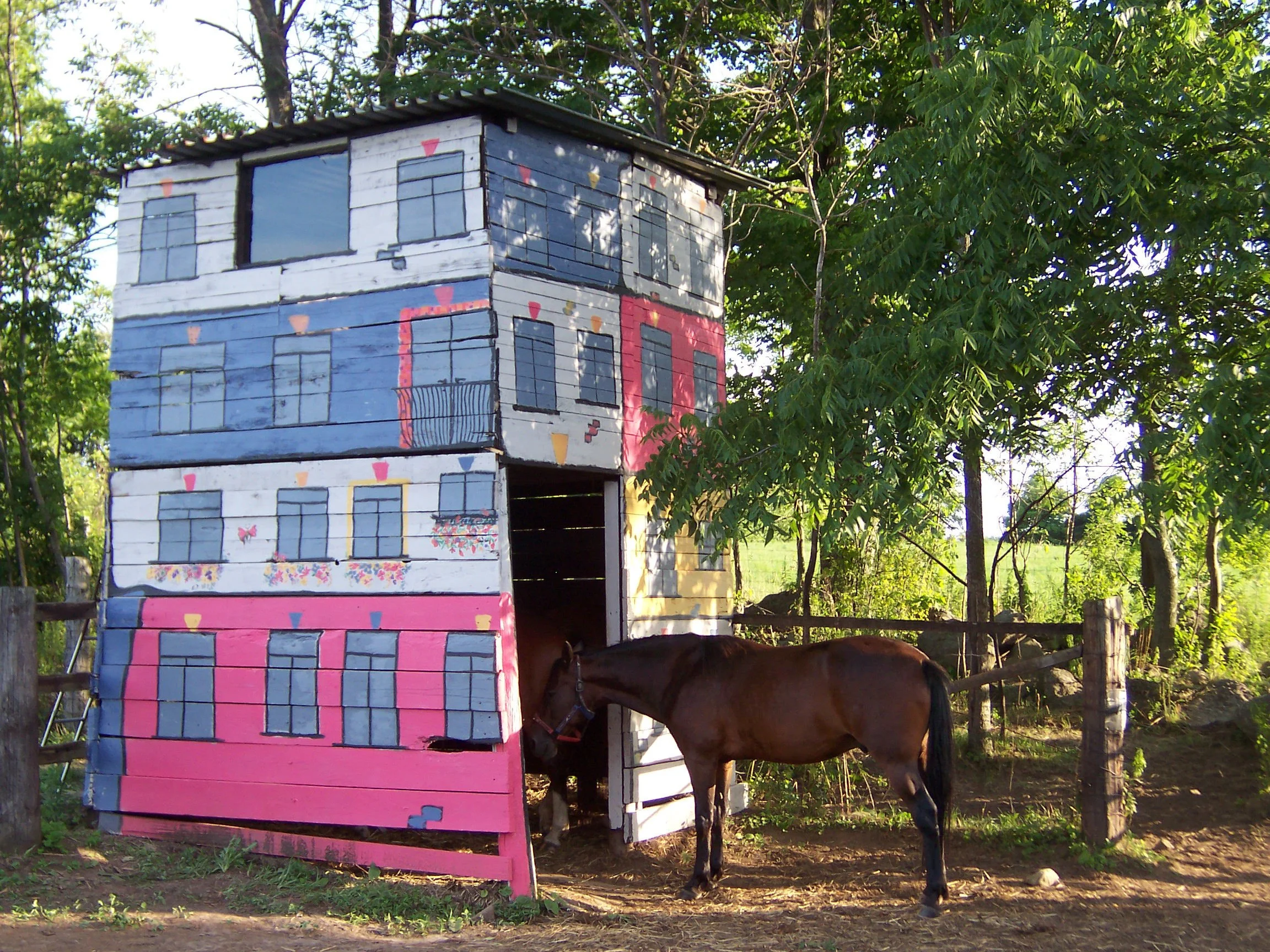 Hundertwasser shed