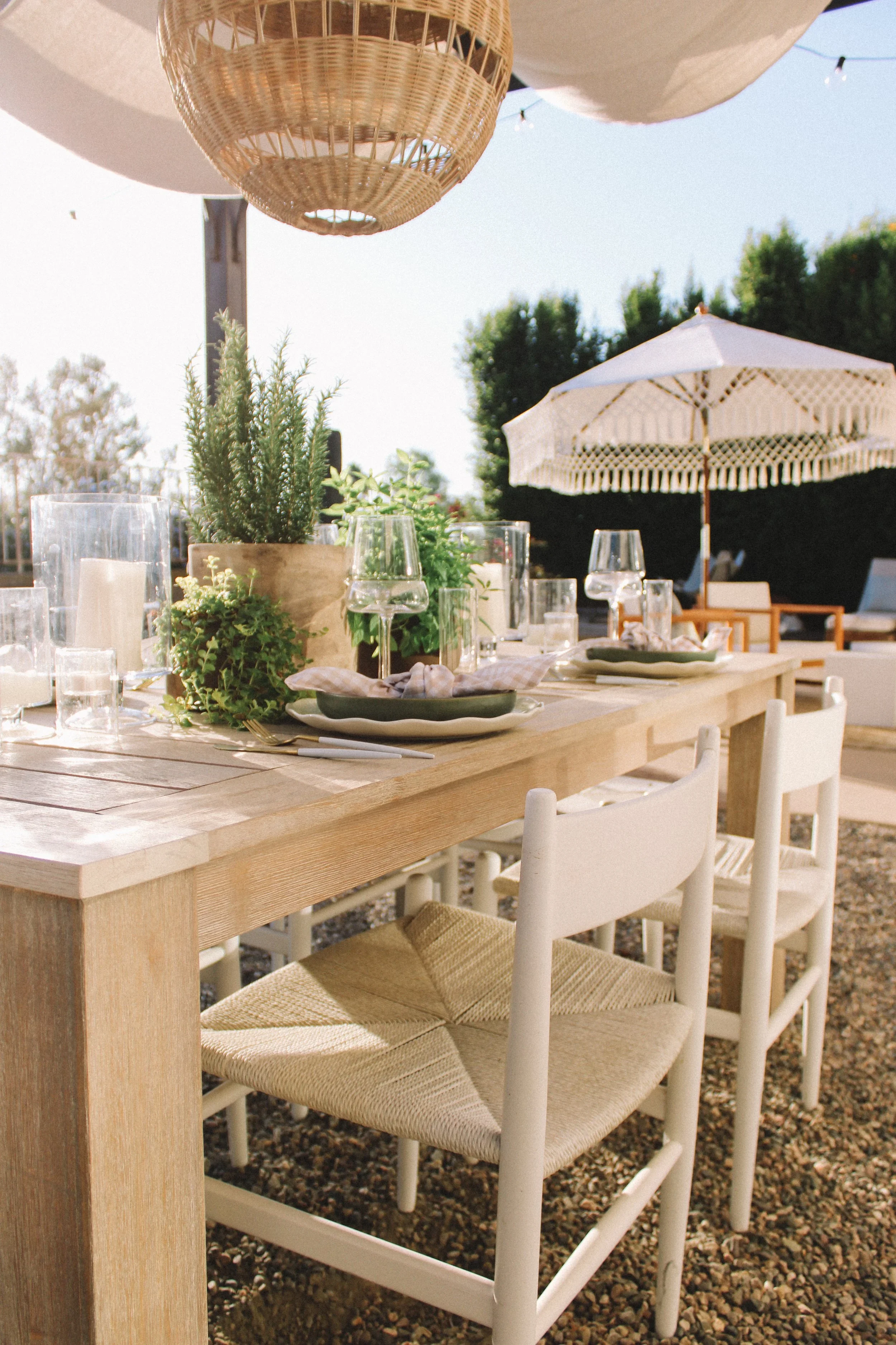 Outdoor Entertaining: Simple ways to create relaxed, beautiful outdoor gatherings this spring