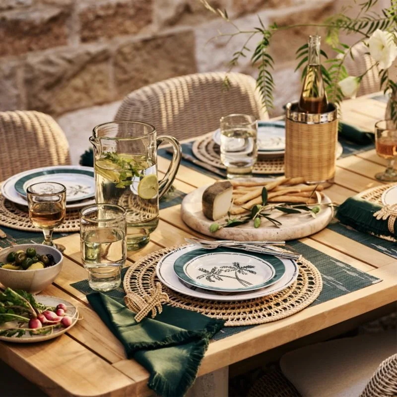 Outdoor Entertaining Essentials for Beautiful, Relaxed Living