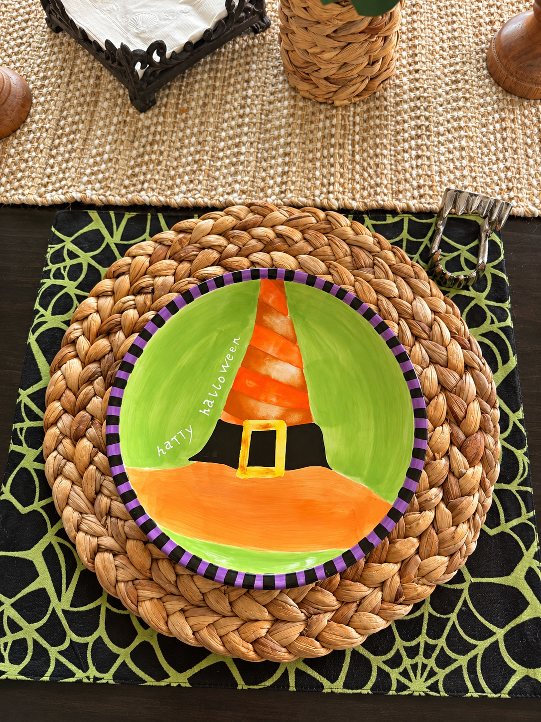 Warm Halloween witch hat plate-1.png