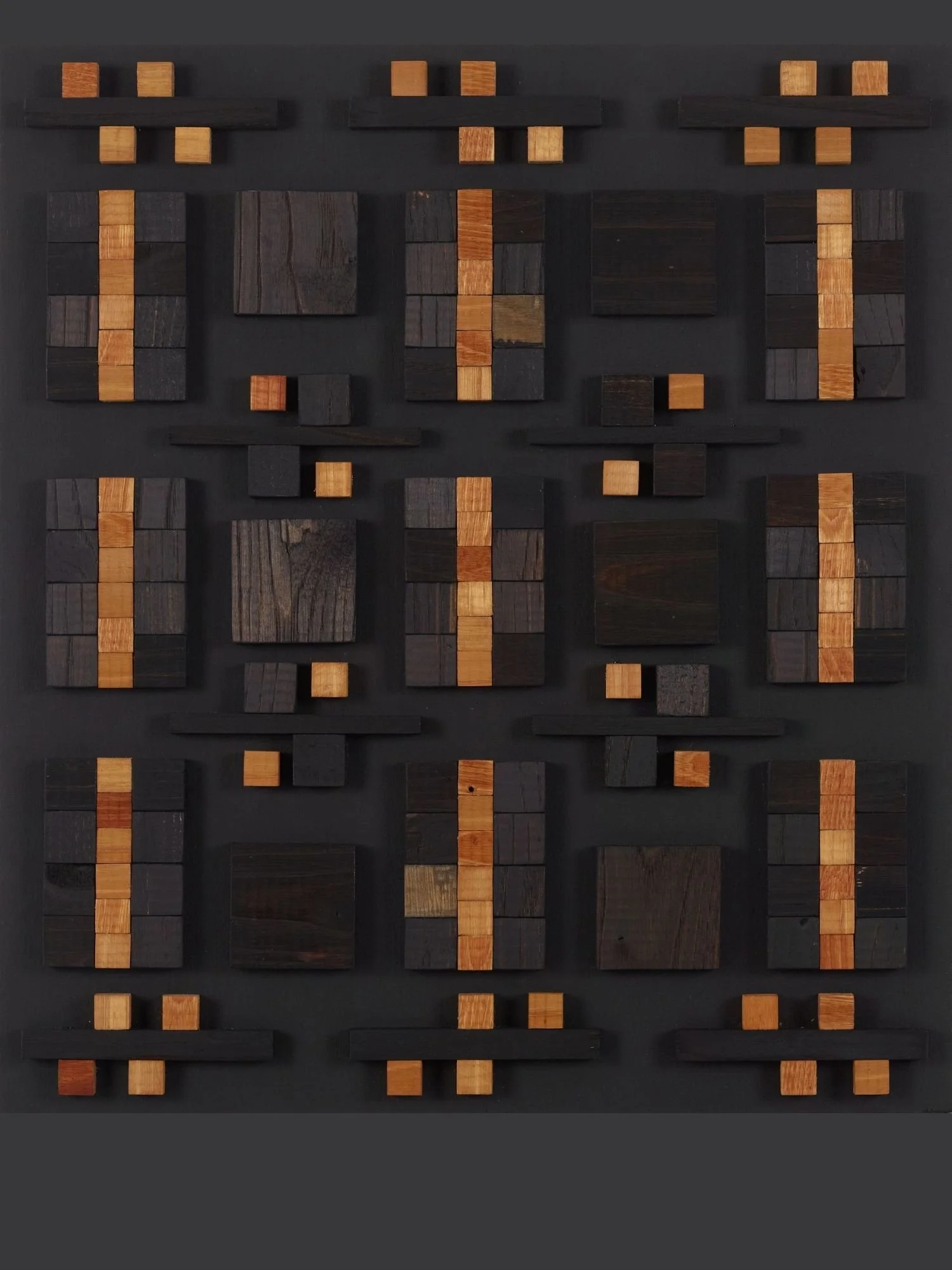 tableau-bois-brut-bois-noir-geometrie-lignes-carres-profondeur-matiere-cadre-symetrie-assemblage-composition-art-mural.jpg