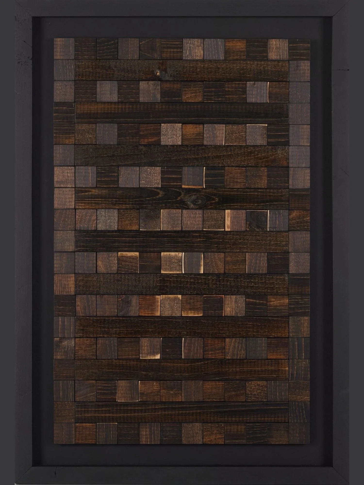 tableau-bois1-geometrie-lignes-carres-profondeur-matiere-cadre-symetrie-noir-assemblage-composition-art-mural.jpg