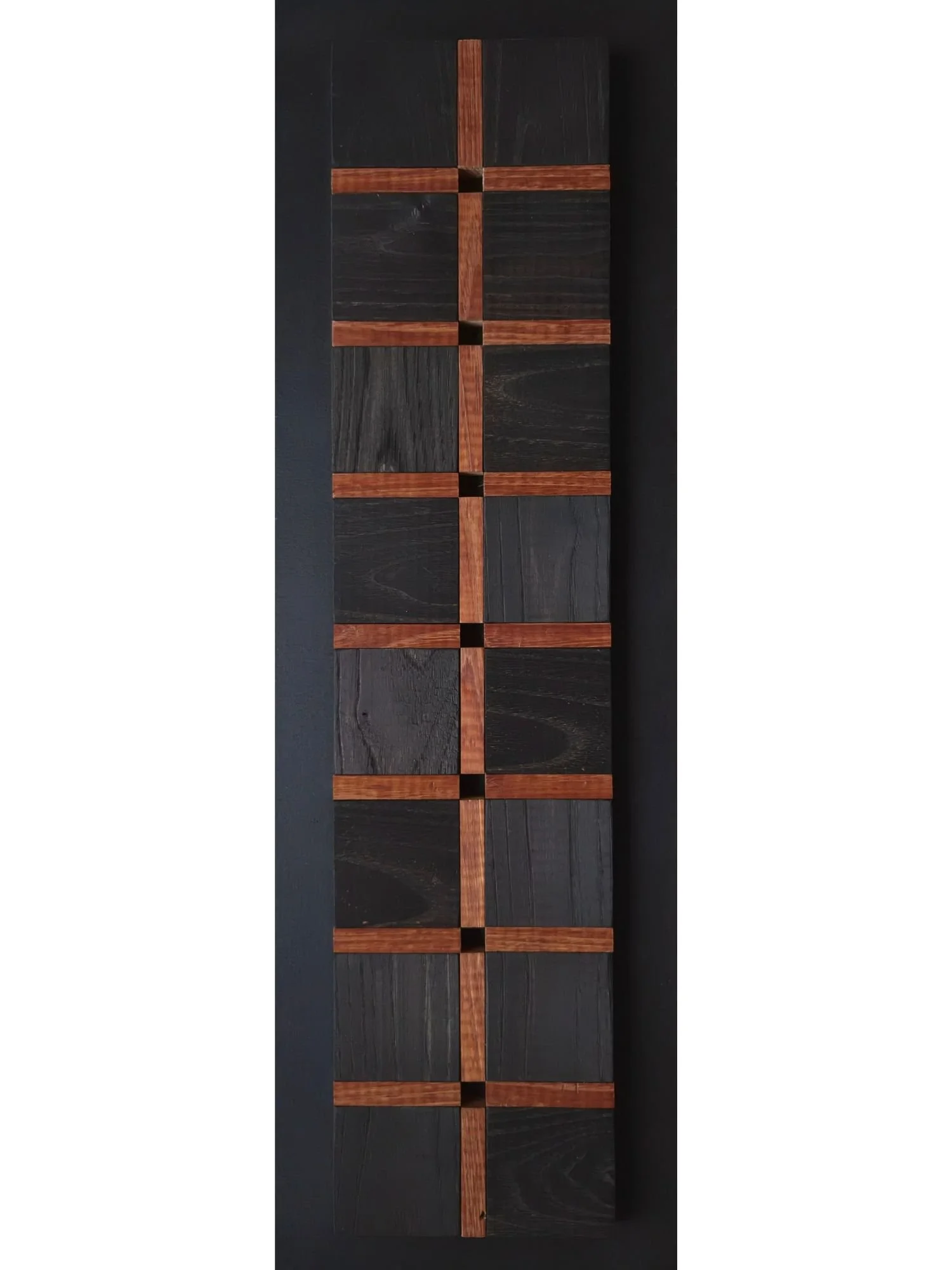 tableau1-bois-geometrie-nuances-bois-brut-lignes-profondeur-matiere-cadre-trame-symetrie-composition-art-mural.jpg