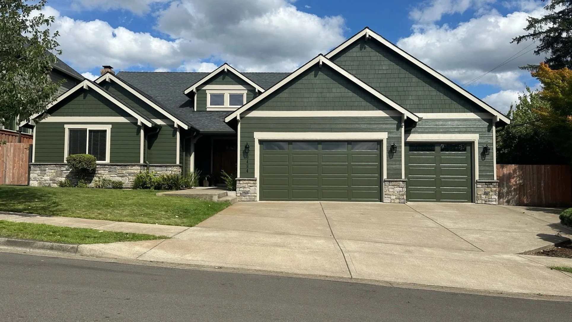 Exterior house painting service in Happy Valley