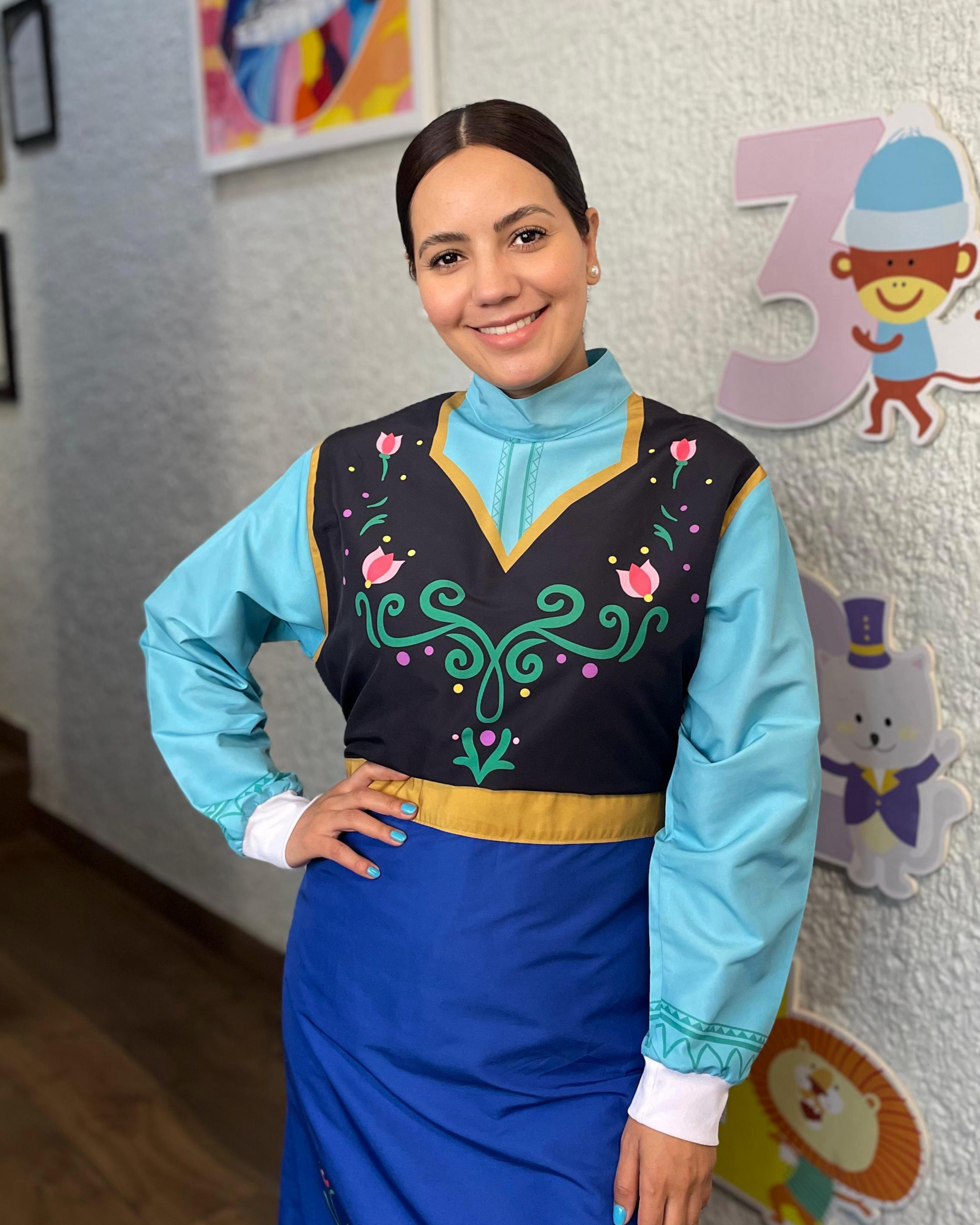 Dra. Nora Medina Especialista en salud bucal infantil ofreciendo consulta odontológica para bebés y niños.