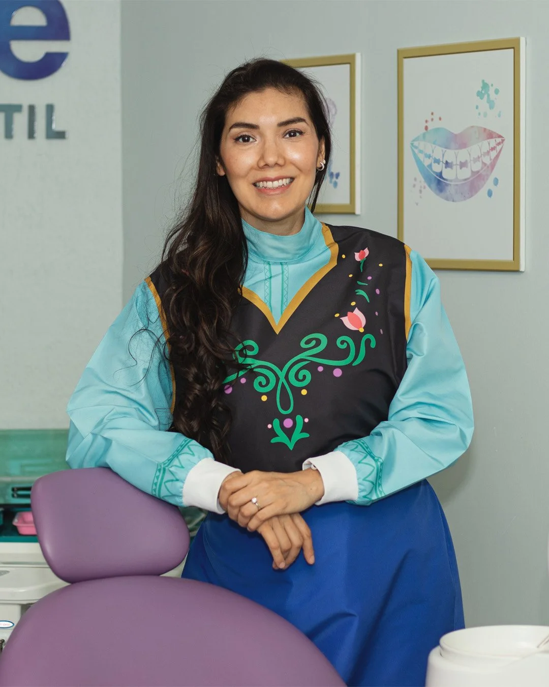 Dra. Fabiola Portillo Dentista infantil especializado en prevención de caries y cuidado dental para bebés y niños.