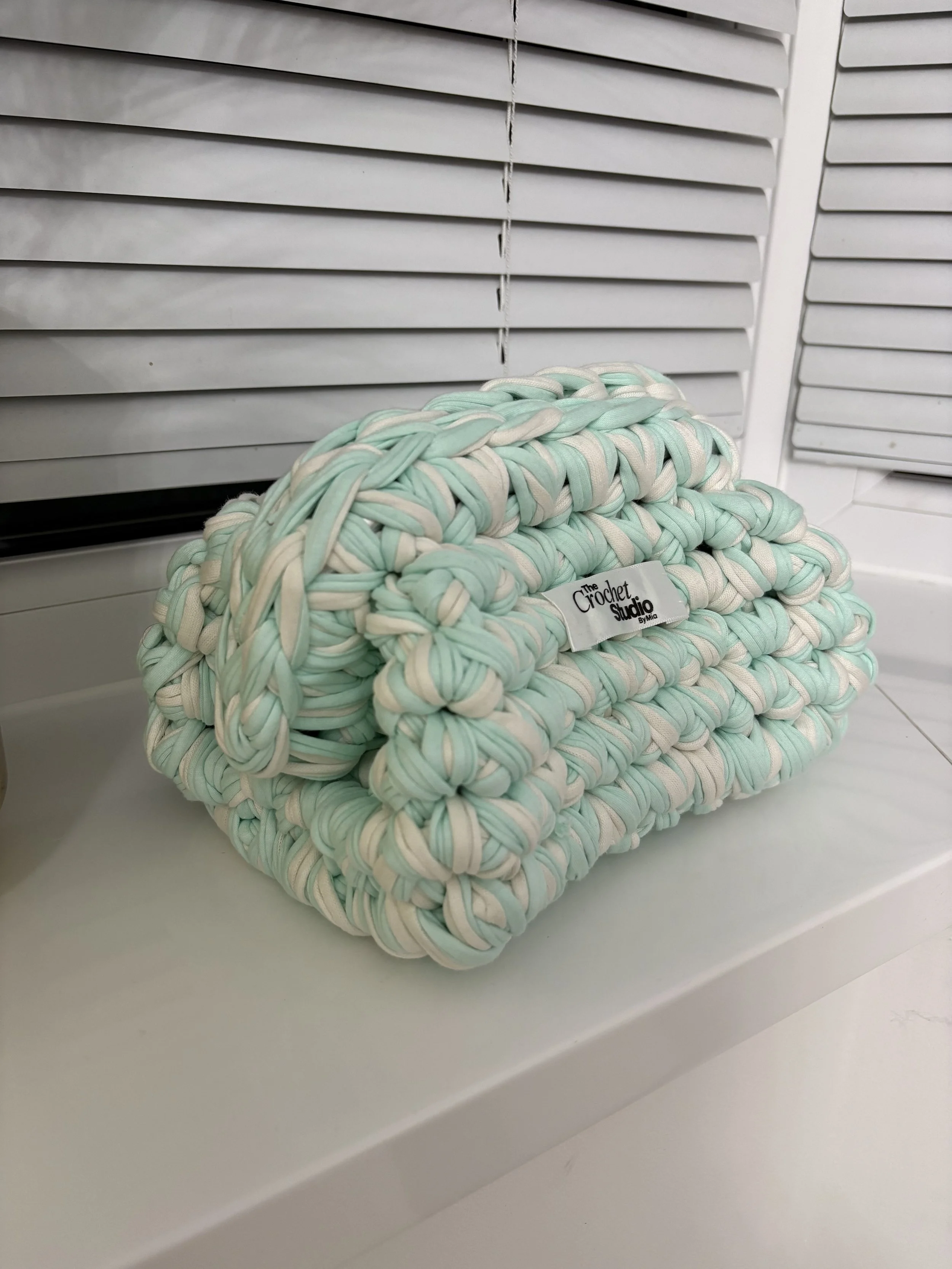 The Mint Cream Clutch