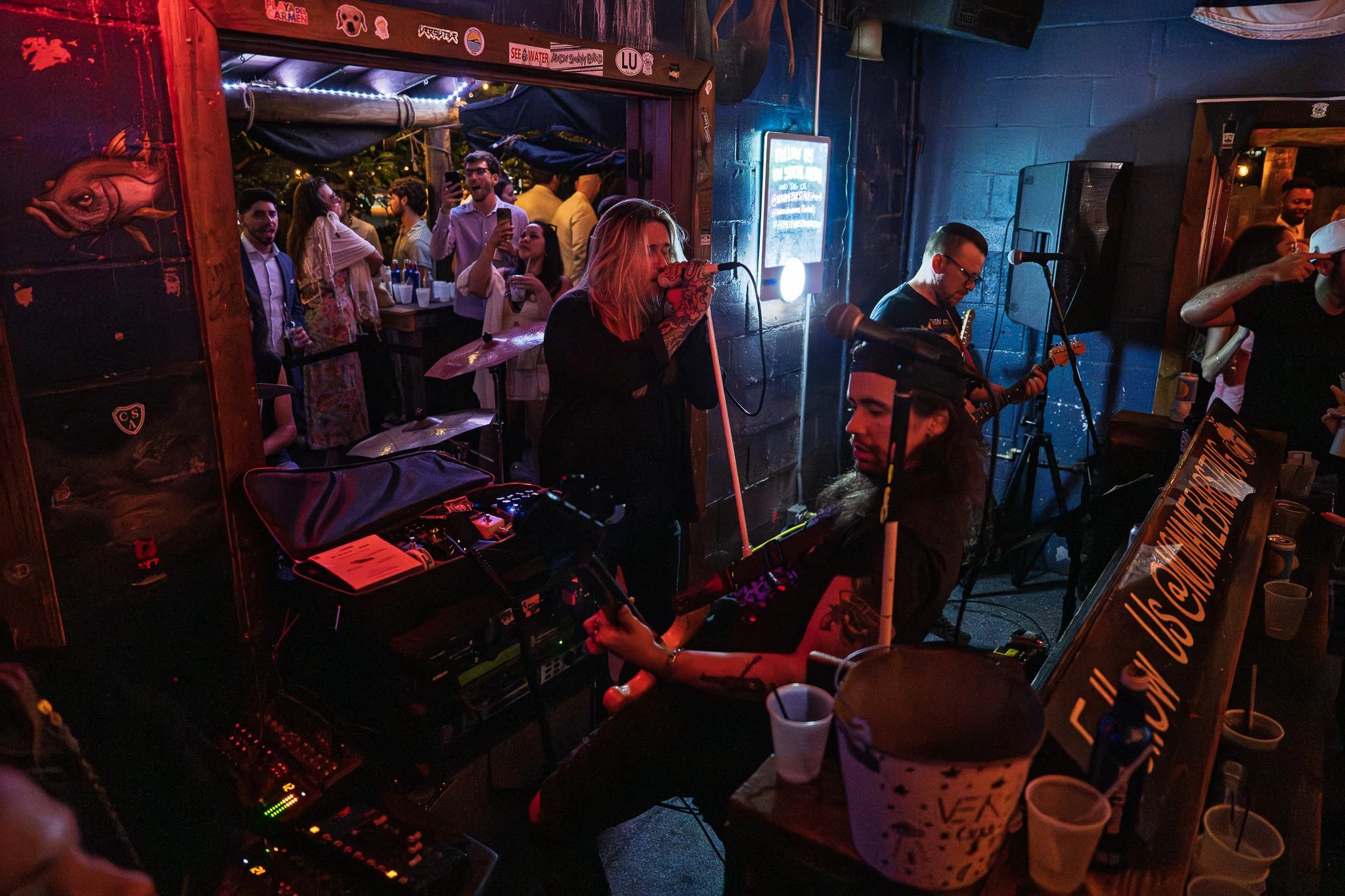 NoNameBar041026-28.jpg