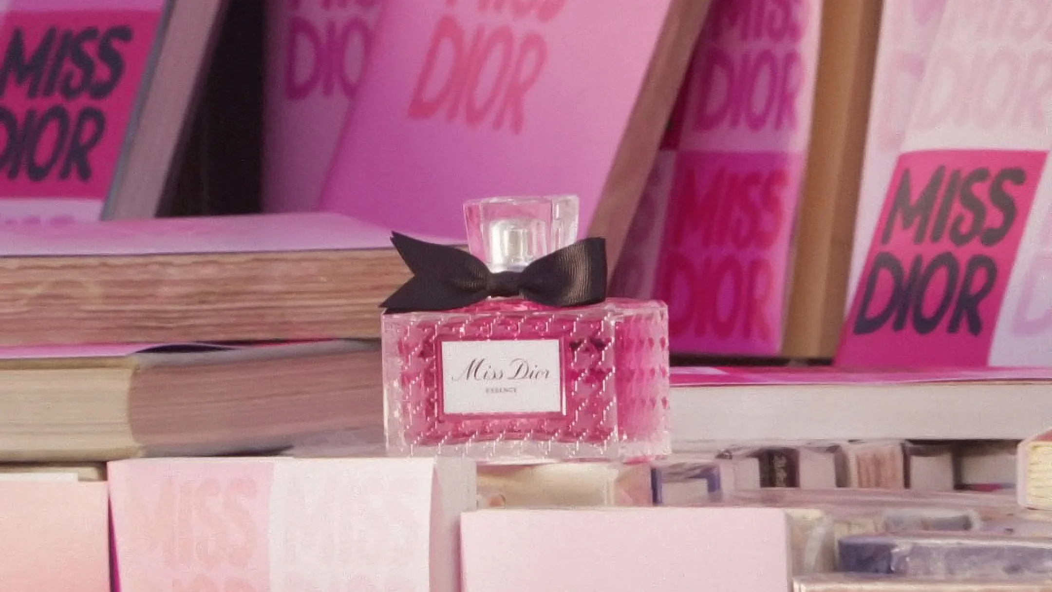 MISS DIOR