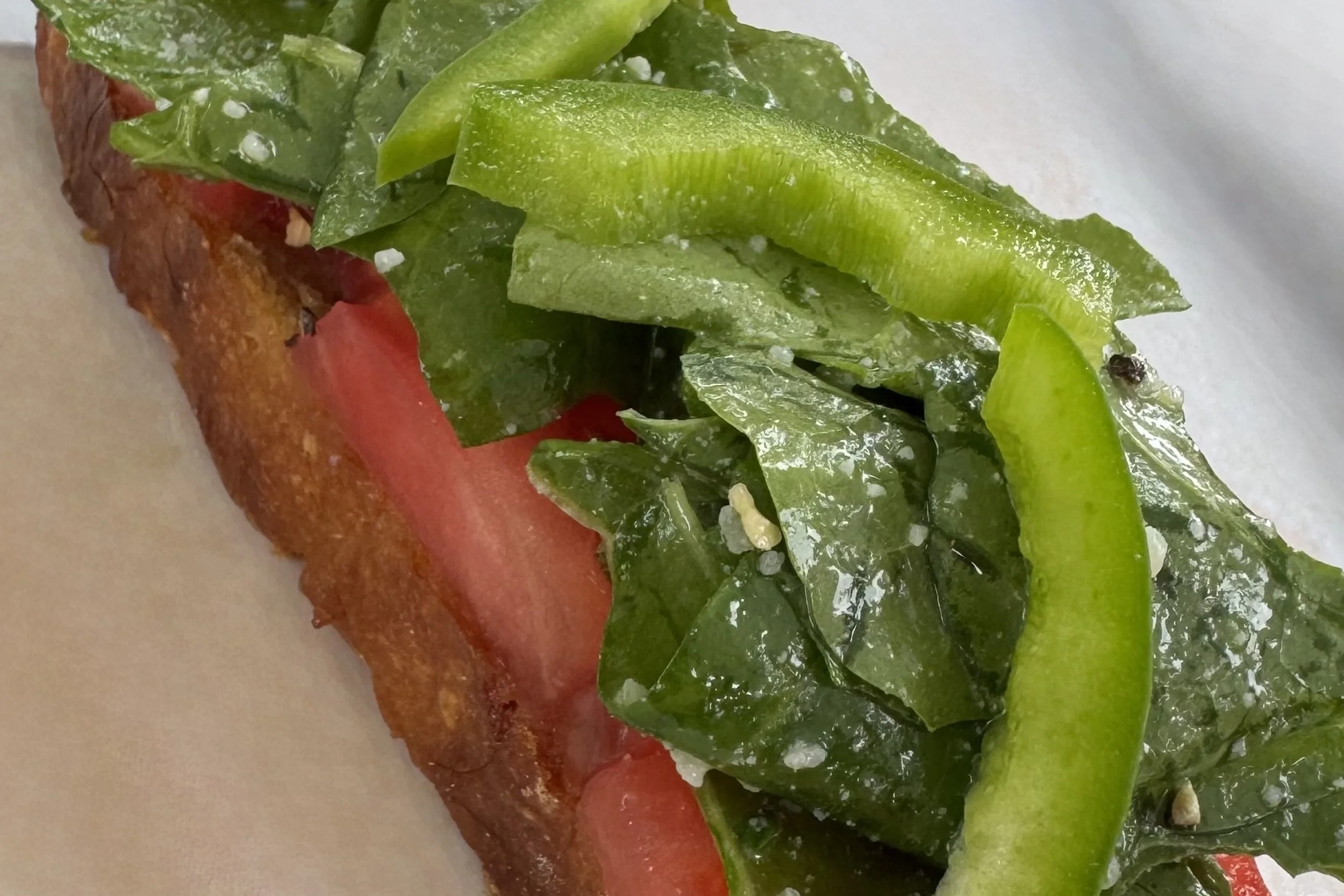 Open-Faced Tomato Sandwich with Spinach &amp; Green Pepper Salad