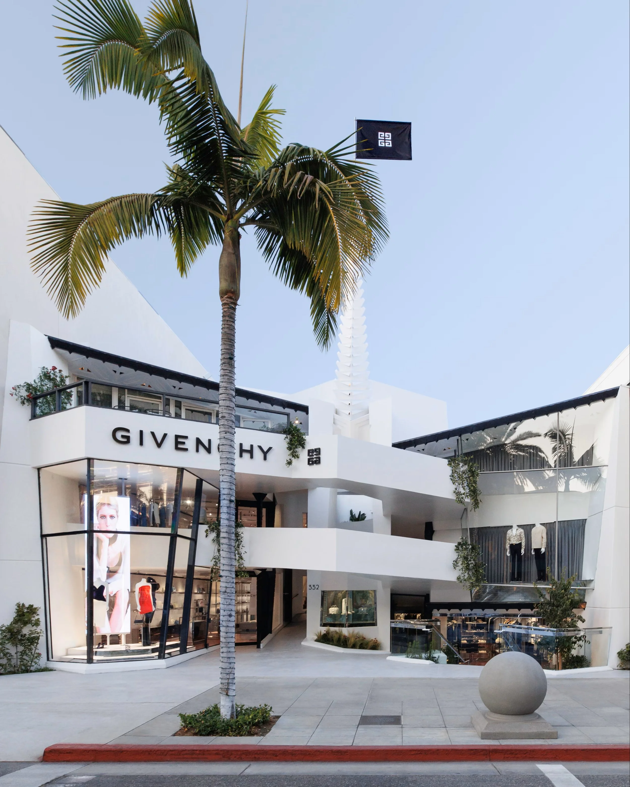 Givenchy-RodeoDrive-02.jpg