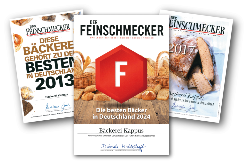 Drei Magazinen mit Backwaren und Auszeichnungen für die besten Bäckereien in Deutschland, veröffentlicht von DER FEINSCHMECKER, aus den Jahren 2013, 2017 und 2024.