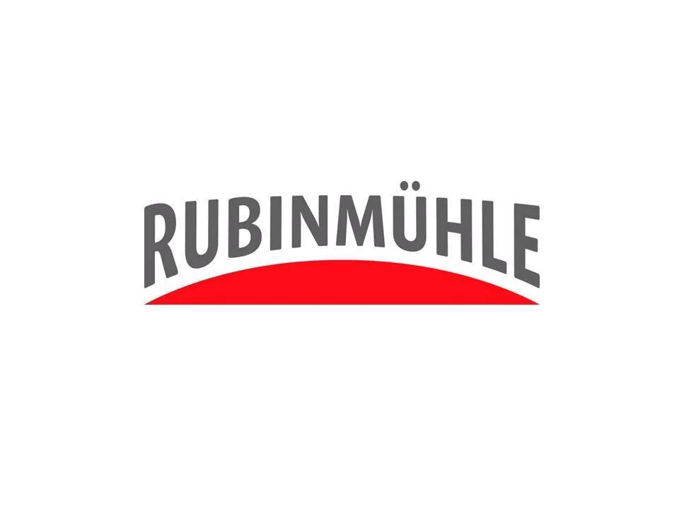 Logo mit dem Text "RUBINMÜHLE" in grauer Schrift über einem roten Halbkreis