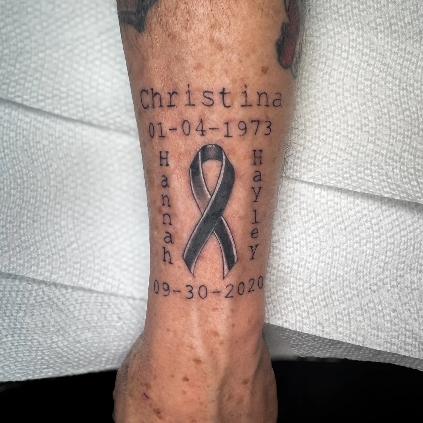 Clean lines are important 🫡
.
.
.
 
 
#Portstlucie #portstlucietattoo #portstlucietattoos #letteringtattoo #letteringtattoos