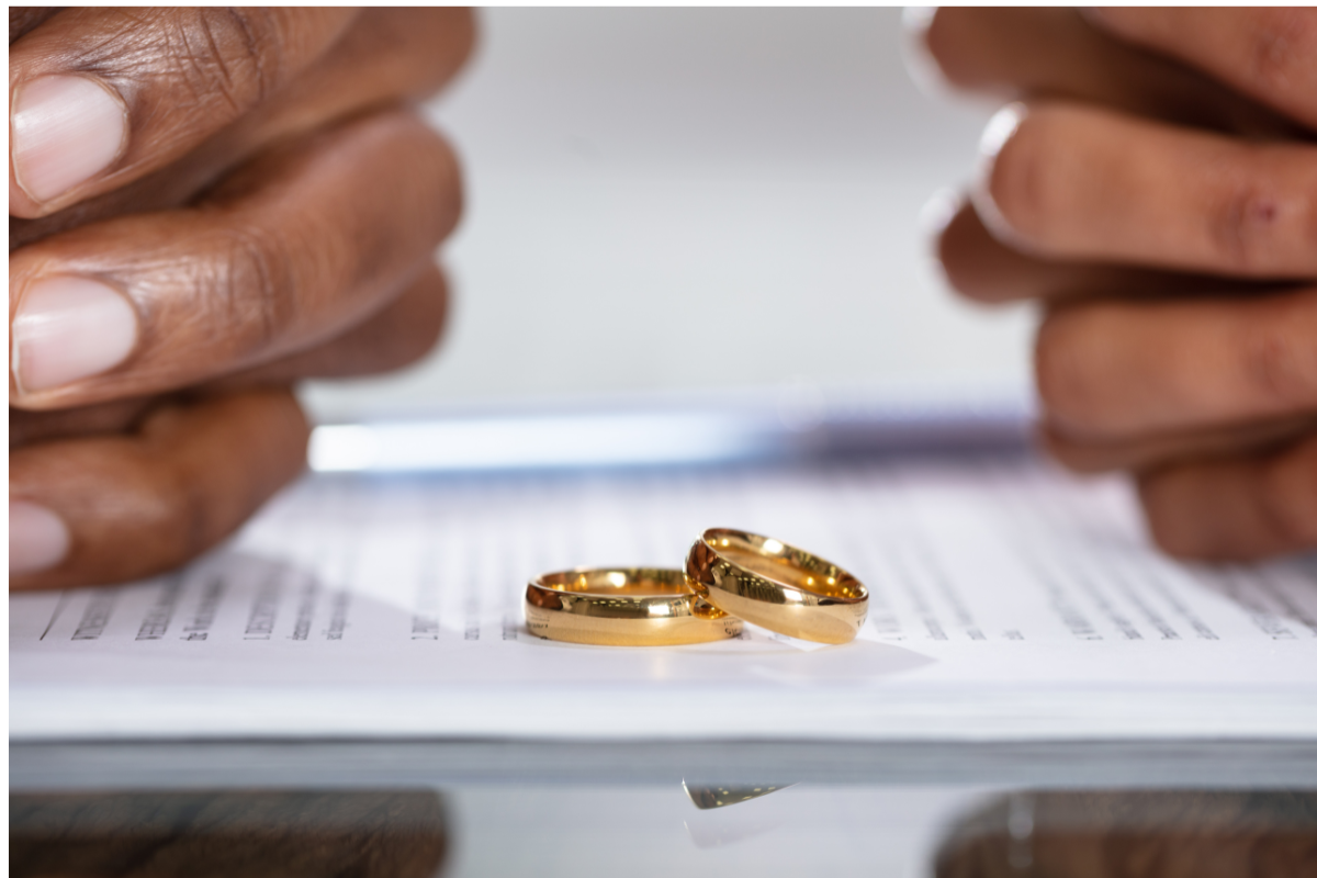 Top Divorce Settlement Traps for Women Who Haven’t Handled the Finances