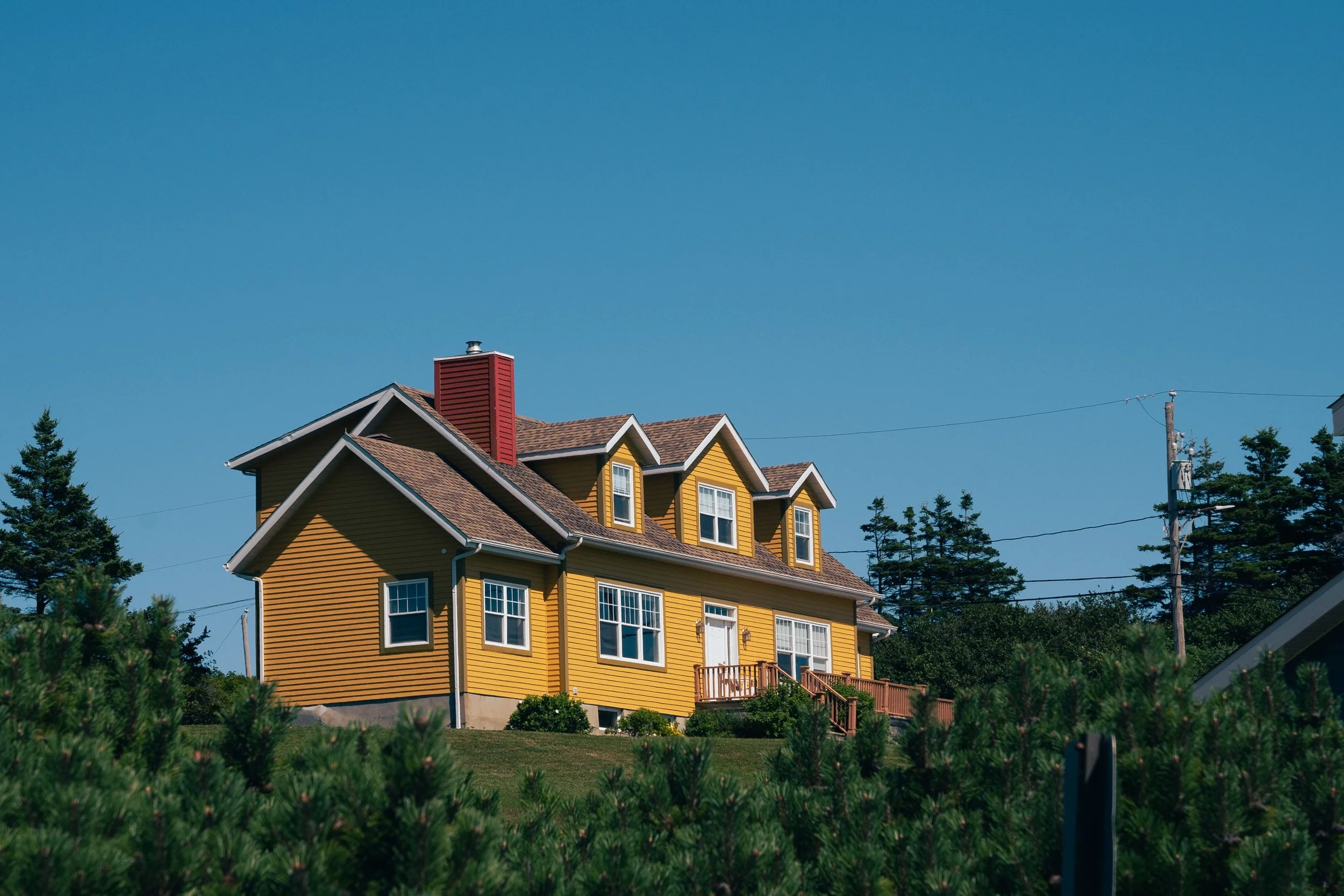 Should You Keep the Family Home During Divorce? 