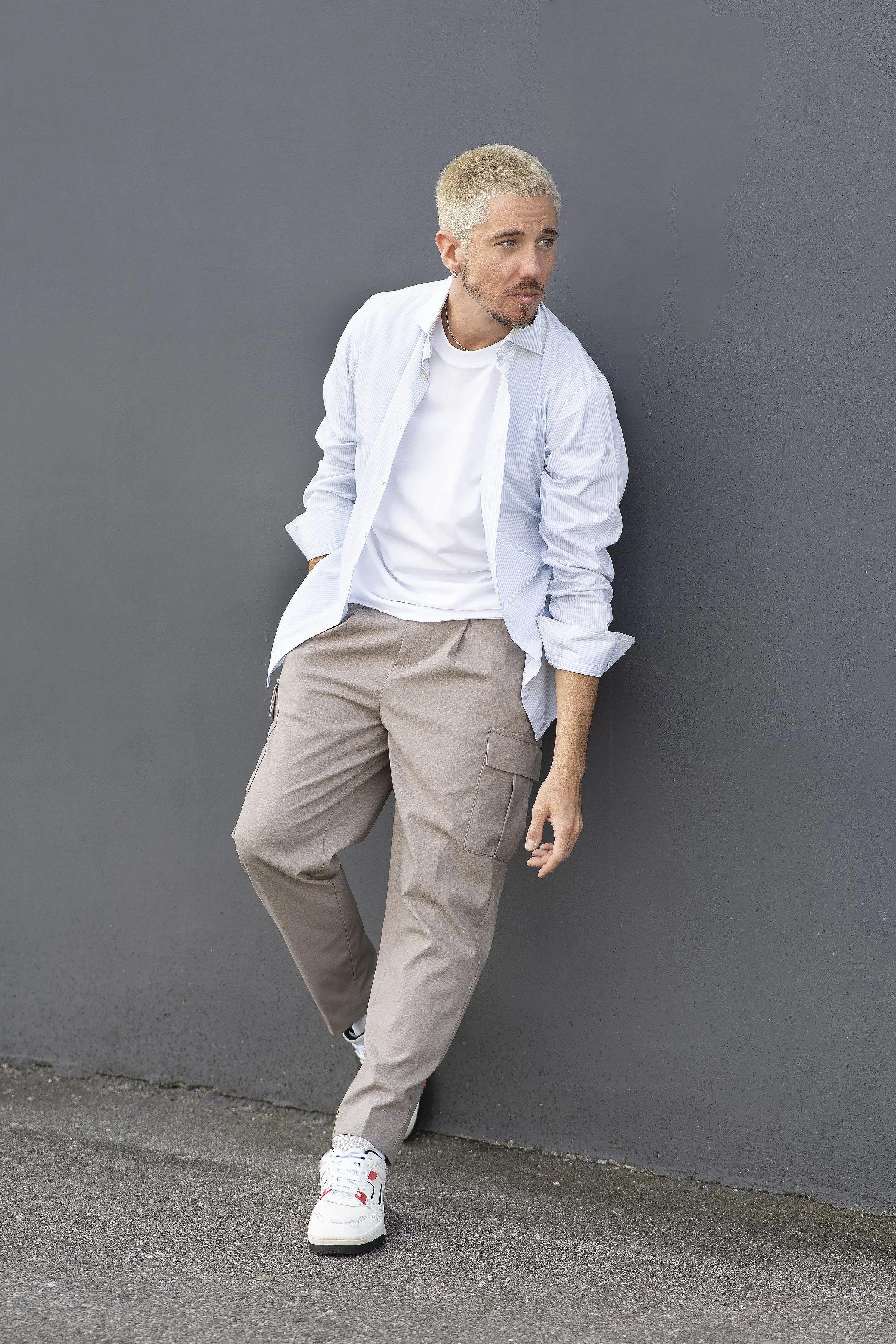 Gabriel Glorioso_ Agenzia Queerky, Milano_FIGURA INTERA 1.jpg