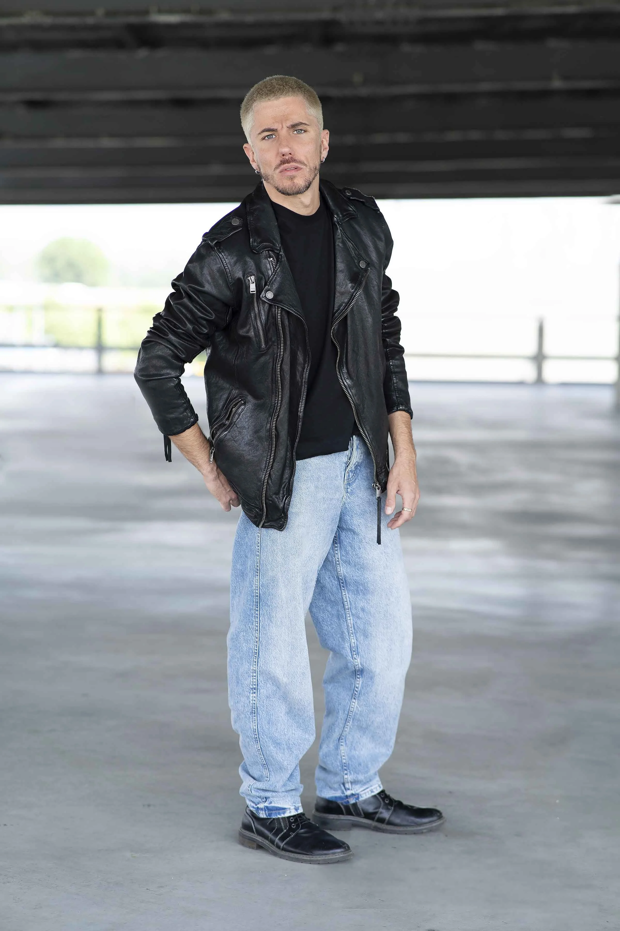 Gabriel Glorioso_ Agenzia Queerky, Milano_FIGURA INTERA 2.jpg