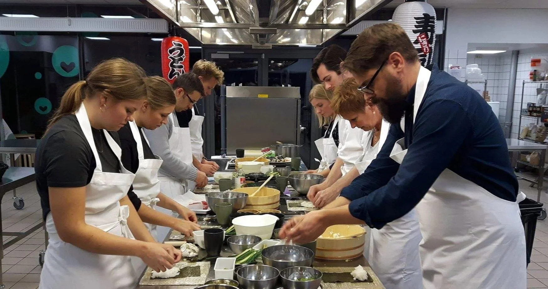 Group sushi cooking class by Joe Kimura
