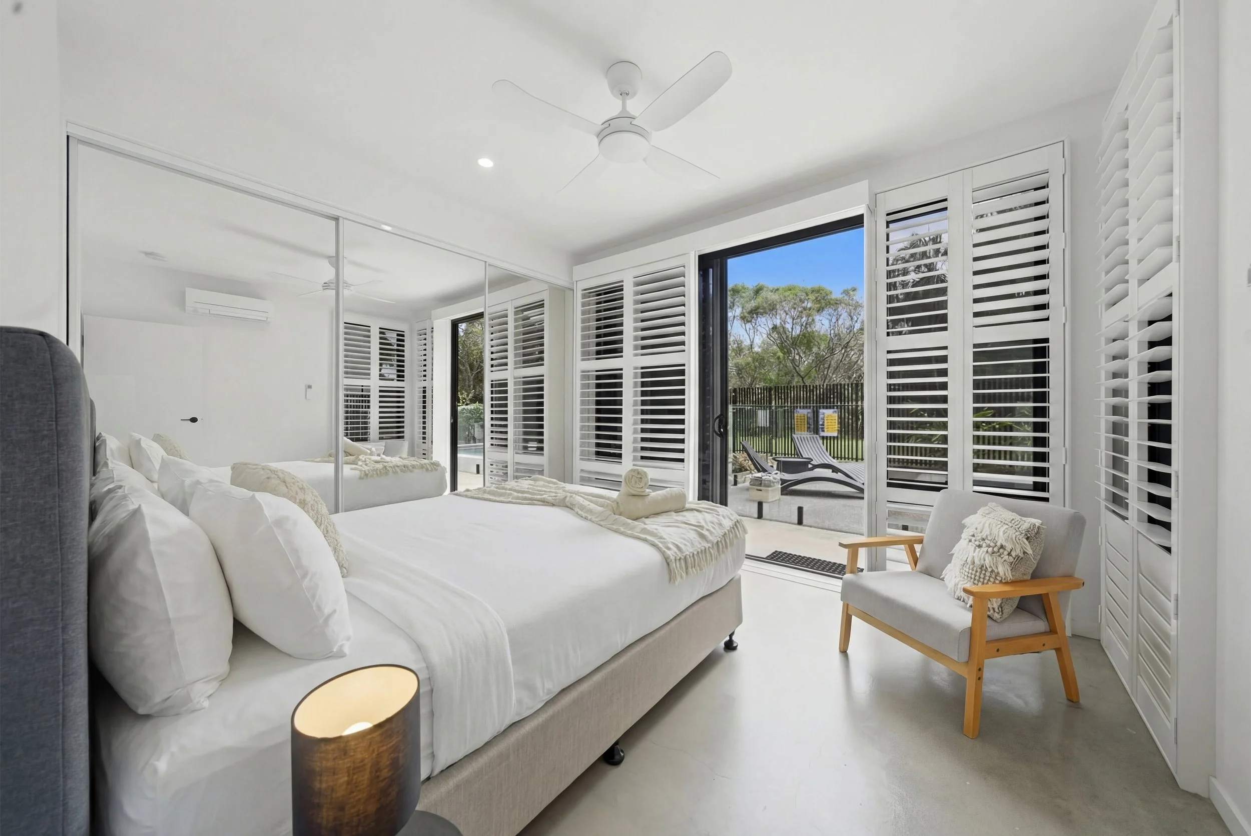 2fb56a6b-a5bc-419a-a240-434186f0dc50_0003_remove camera lens.jpg