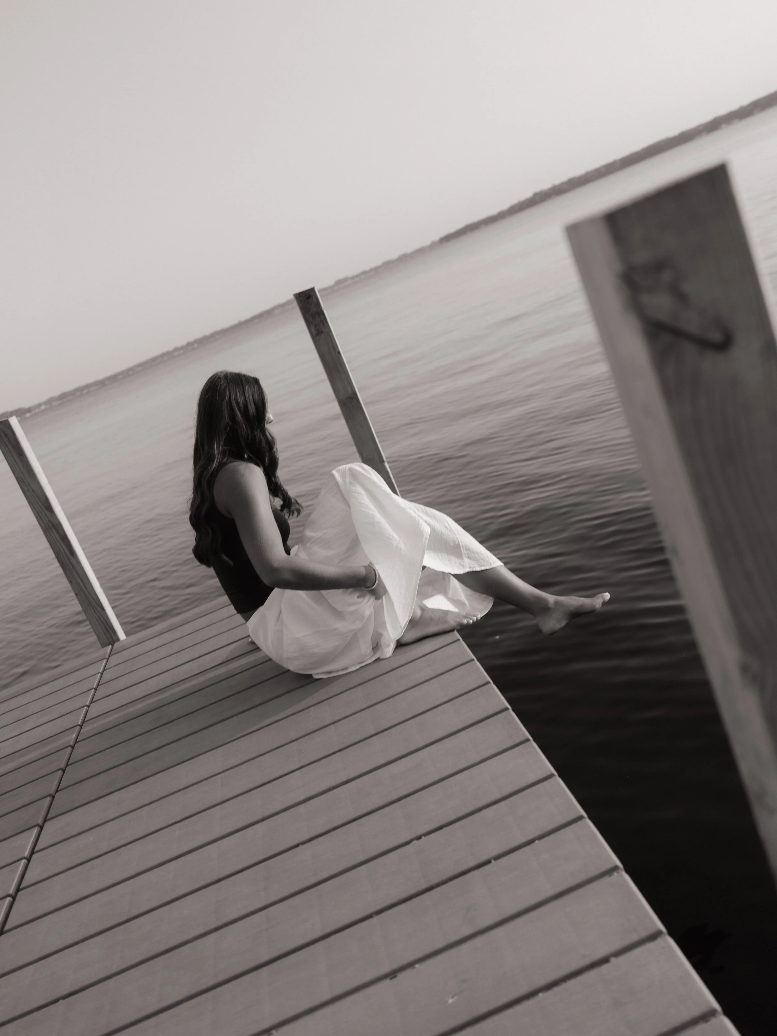 Maryn at the lake ⛵️

#iowaphotographer #seniorphotoshoot #seniorpics