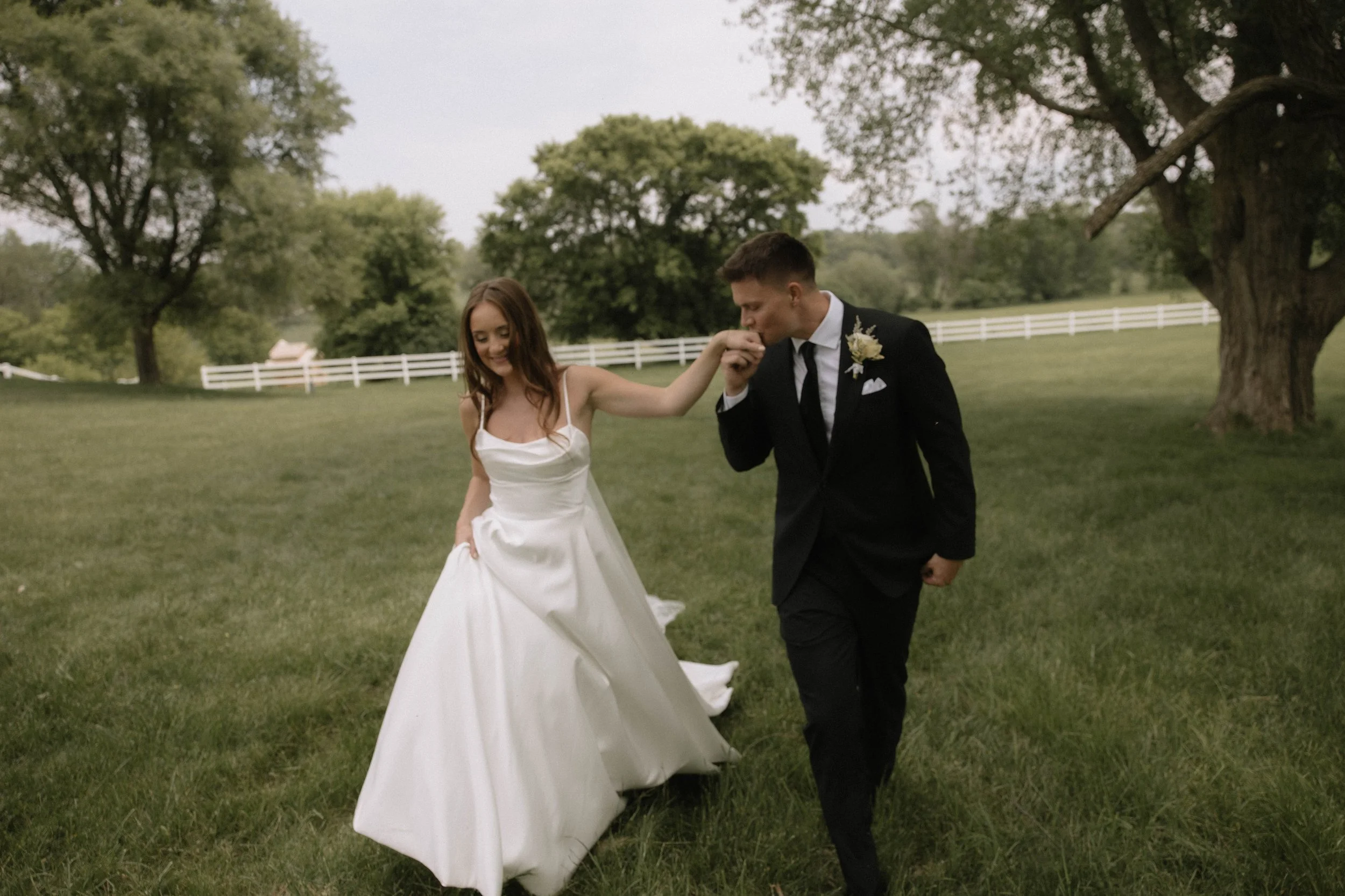 documentary wedding photographer based in iowa