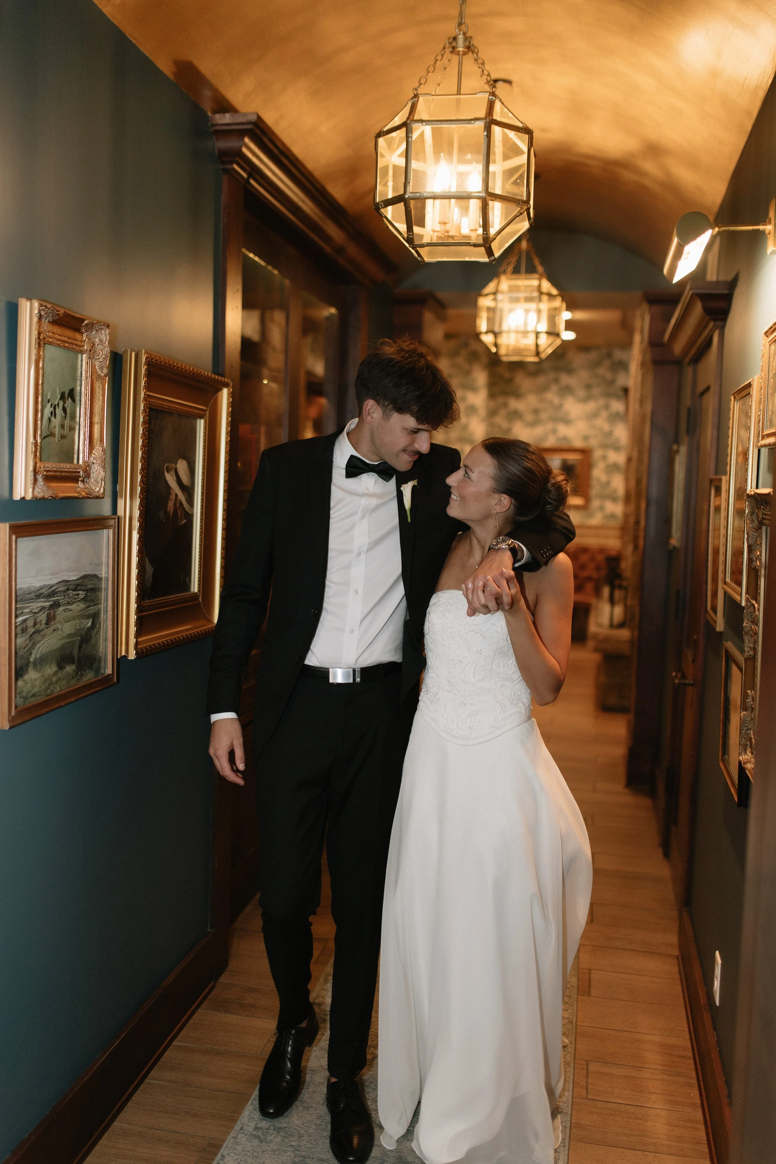 brown & burgundy wedding, travel wedding photographer, golf course wedding ideas, candid wedding photographer, documentary, film inspired georgia abigail photo -266.jpg
