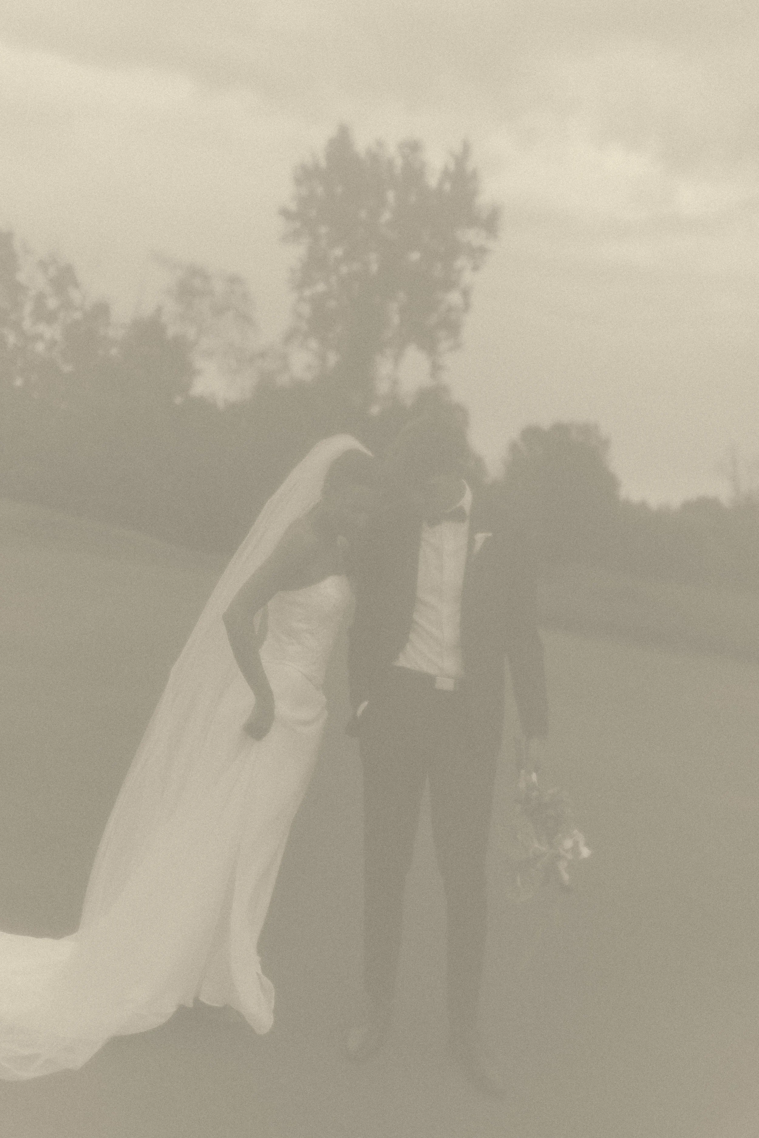 brown & burgundy wedding, travel wedding photographer, golf course wedding ideas, candid wedding photographer, documentary, film inspired georgia abigail photo -95.jpg