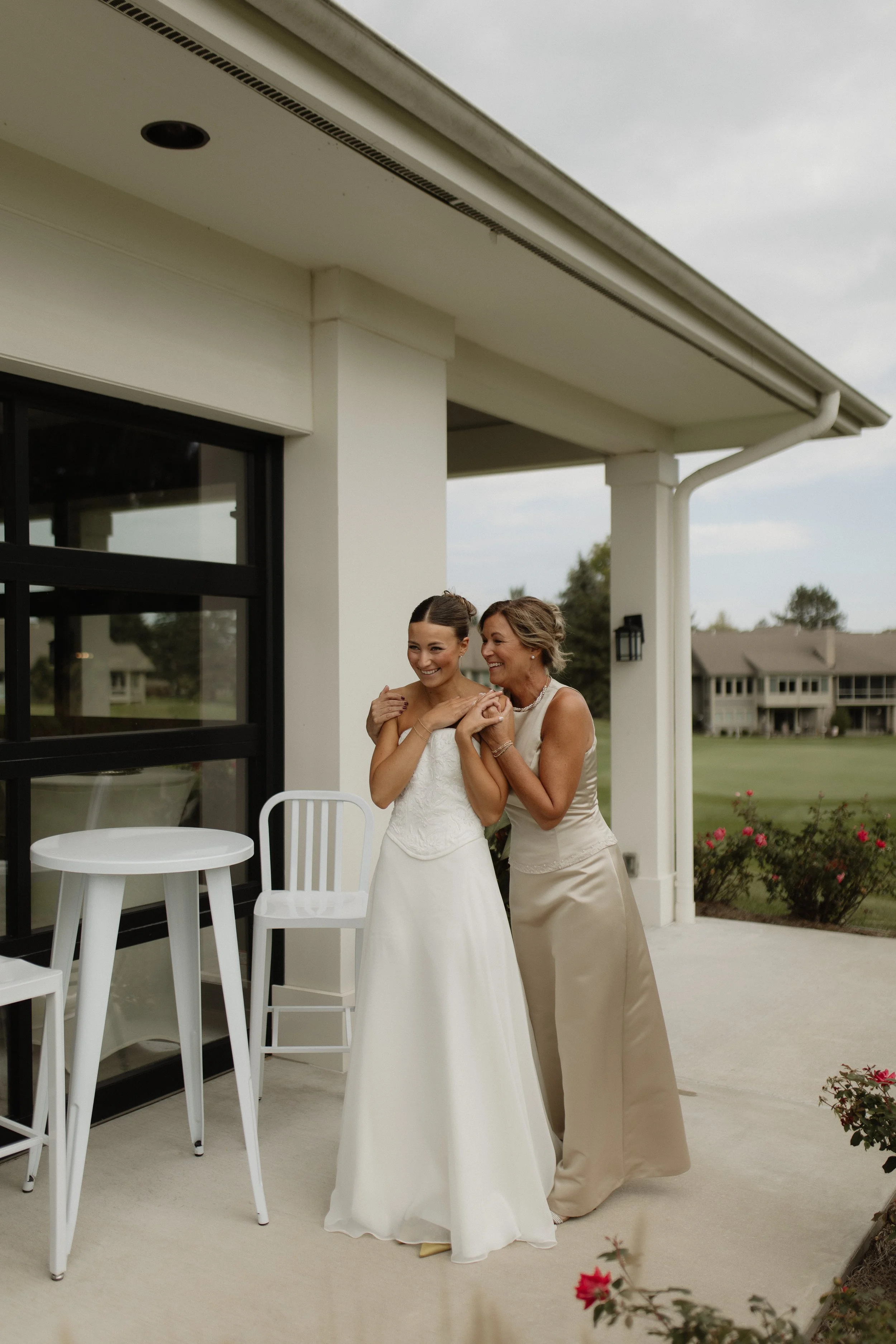 brown & burgundy wedding, travel wedding photographer, golf course wedding ideas, candid wedding photographer, documentary, film inspired georgia abigail photo -48.jpg