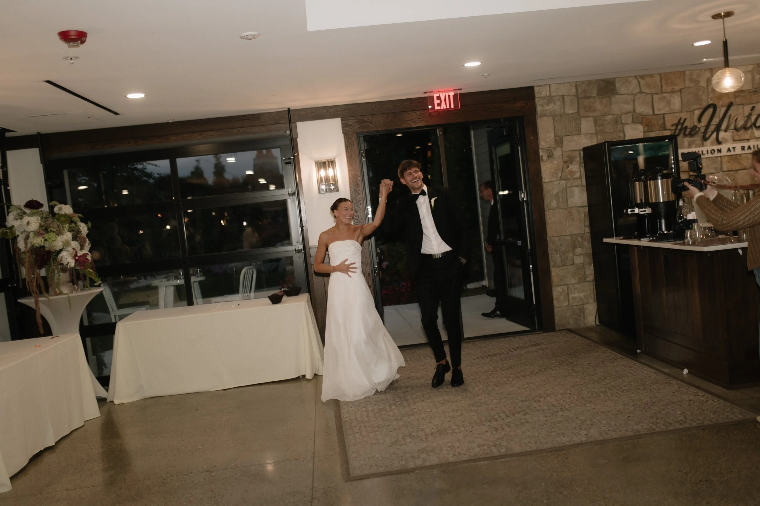 brown & burgundy wedding, travel wedding photographer, golf course wedding ideas, candid wedding photographer, documentary, film inspired georgia abigail photo -272.jpg