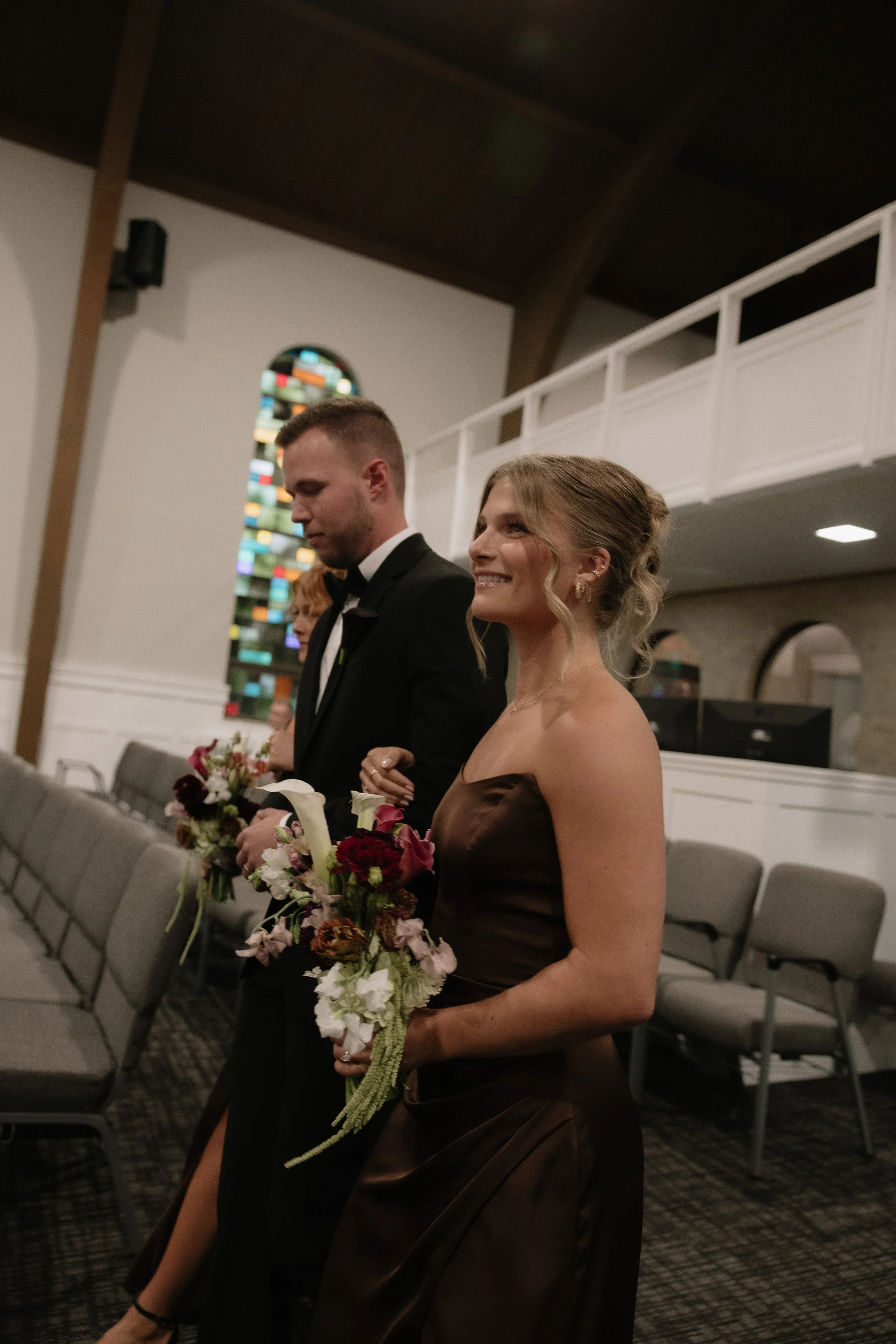 brown & burgundy wedding, travel wedding photographer, golf course wedding ideas, candid wedding photographer, documentary, film inspired georgia abigail photo -207.jpg