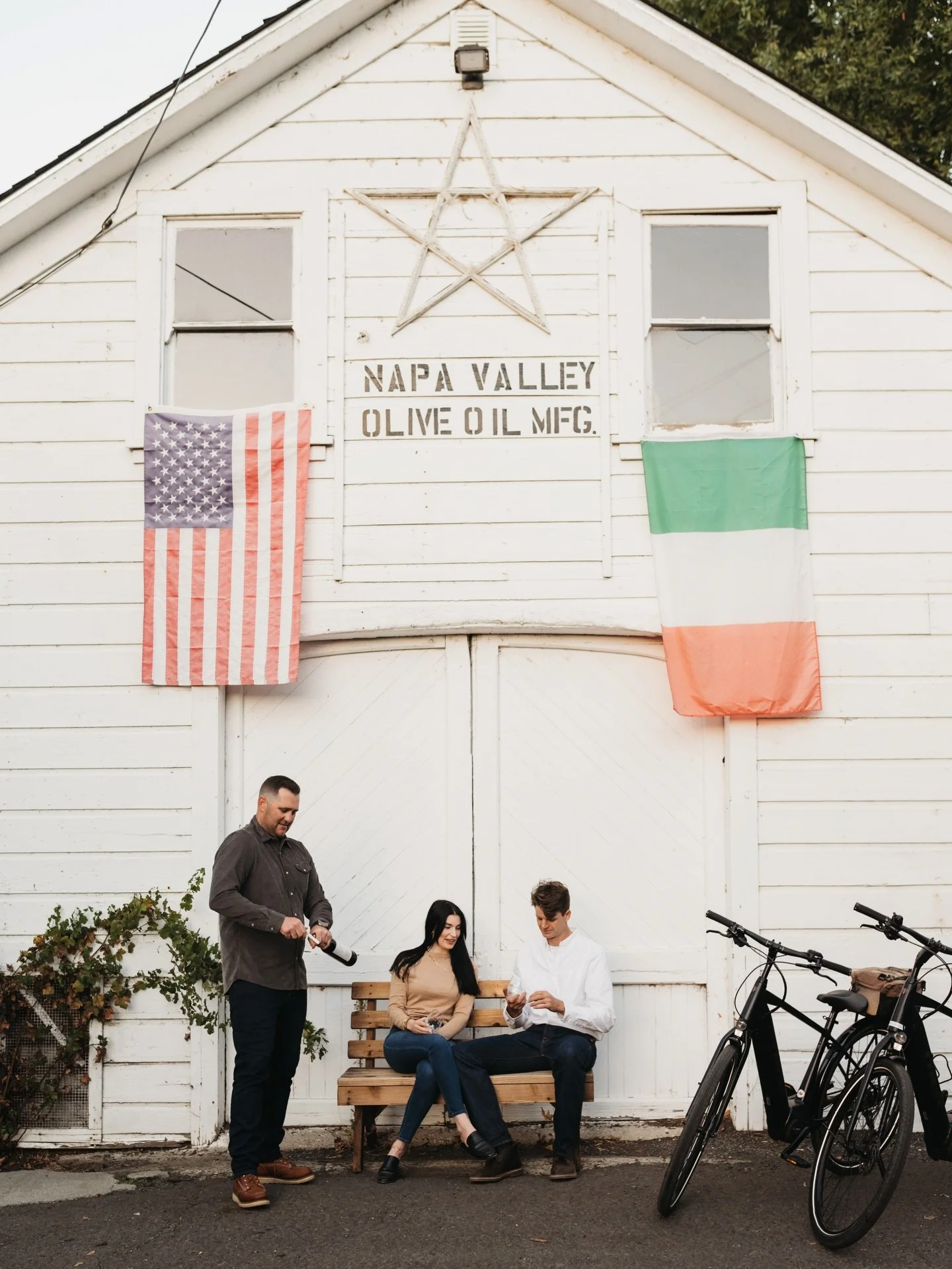 Pedal through vineyard roads, pause for pours, and learn the stories behind the wine 🍷🚲
This is Napa beyond the tasting room&mdash;bike tours led by locals, hands-on wine education, olive oil tastings, and unhurried moments you won&rsquo;t find on 