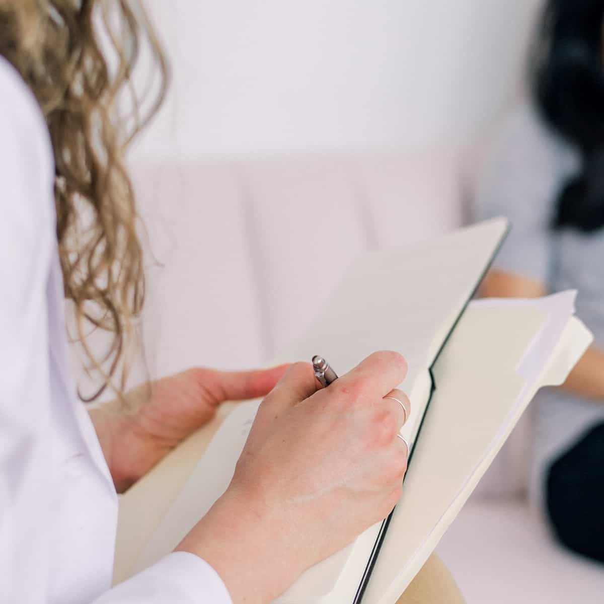 Begin therapy at Elizabeth and Associates in Chandler Arizona by meeting with your therapist and exploring your goals at your own pace